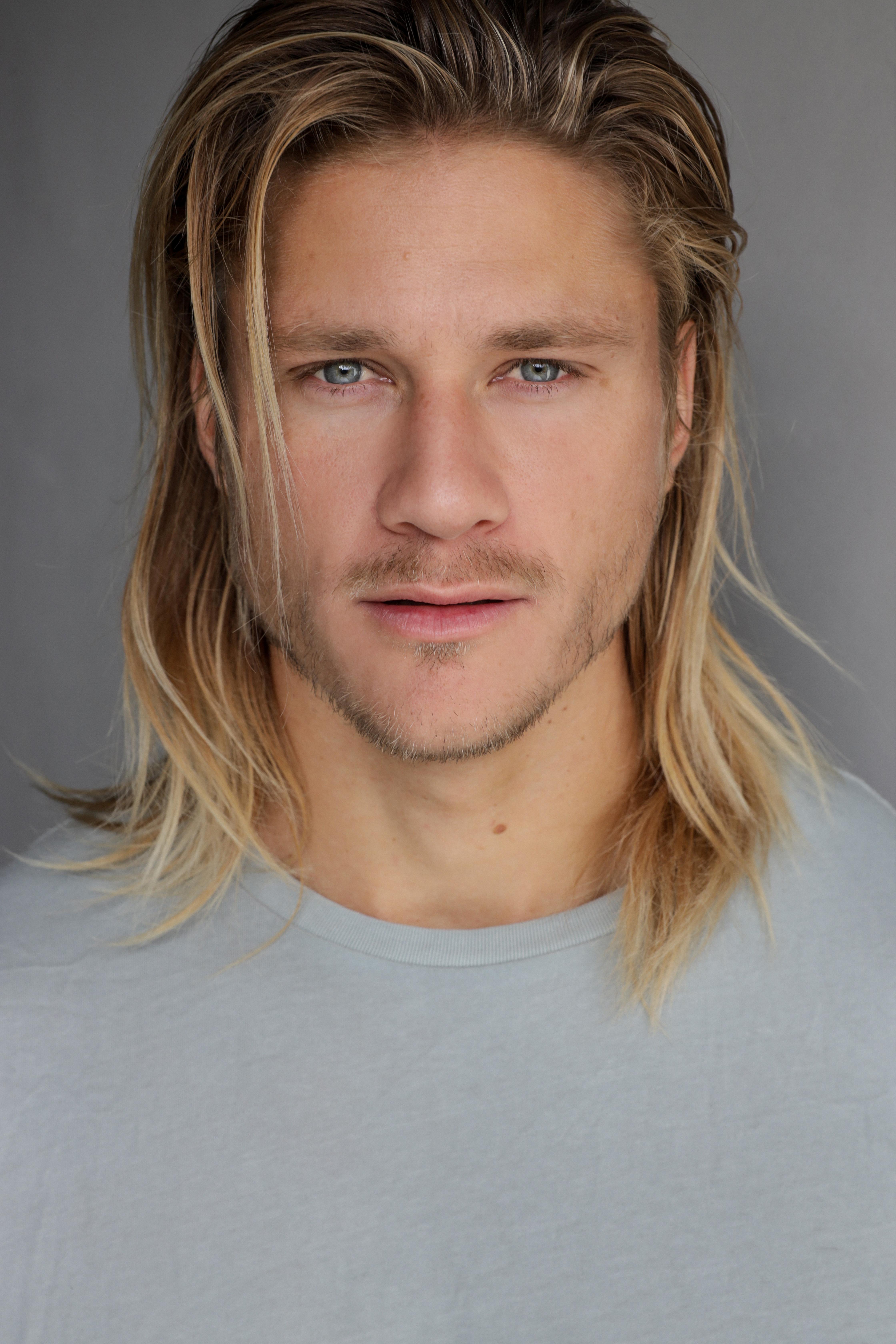 actor Joe Davidson large photo