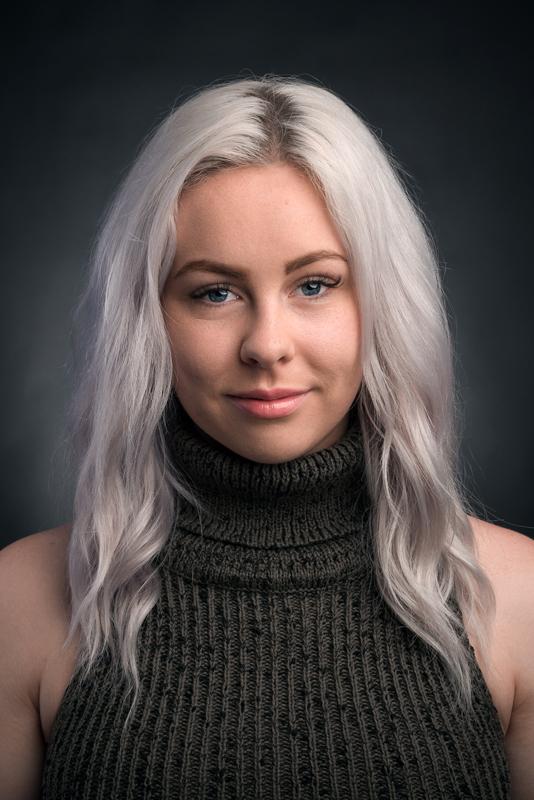 actor Mikaela Bradshaw large photo