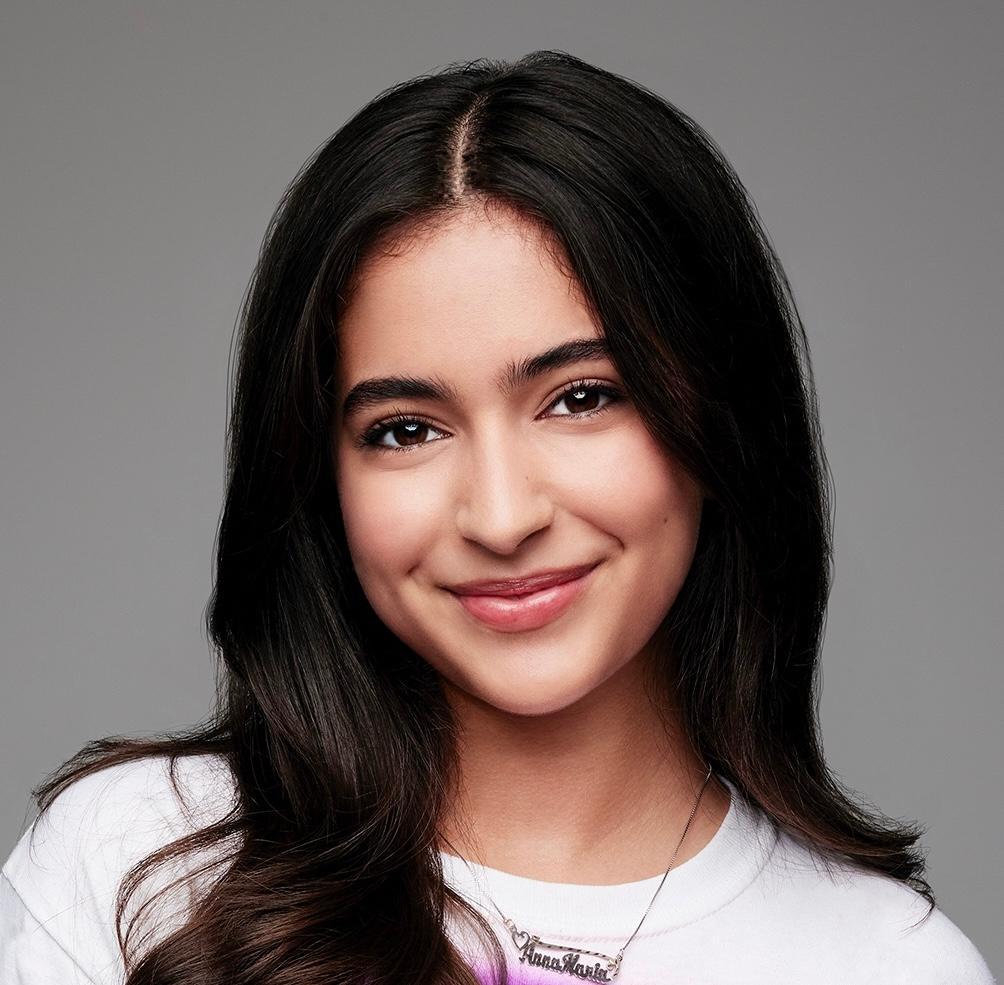 actor Valentina Herrera large photo