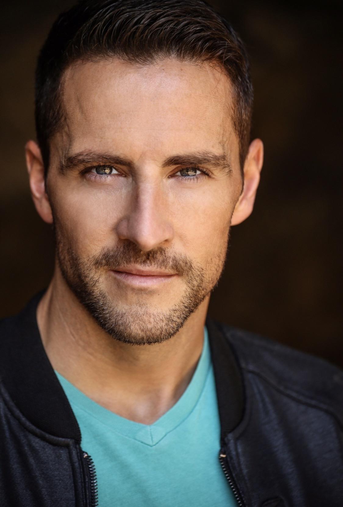 actor Gavin O'Fearraigh large photo