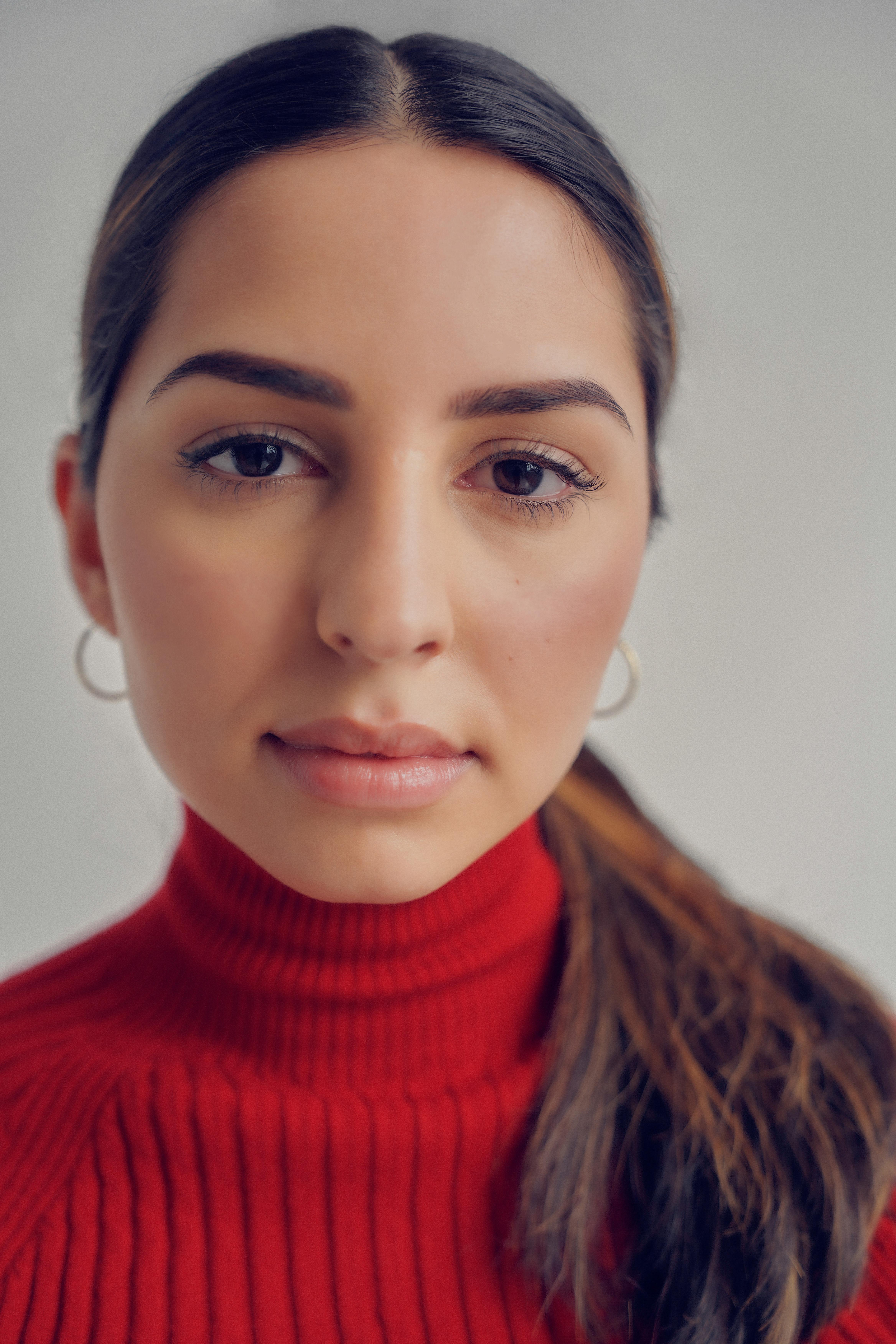 actor Safia Arain large photo