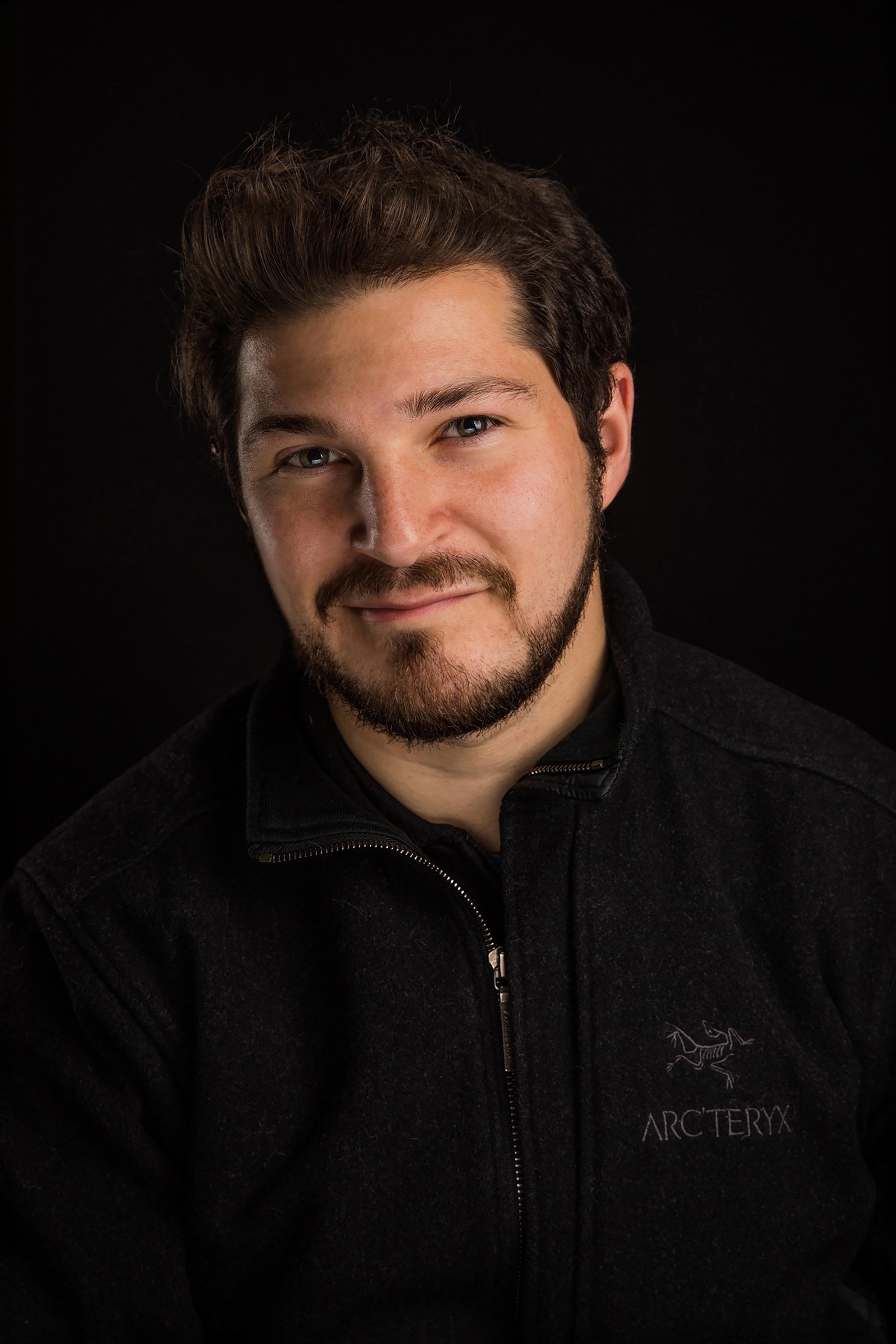 actor Alex Bretow large photo