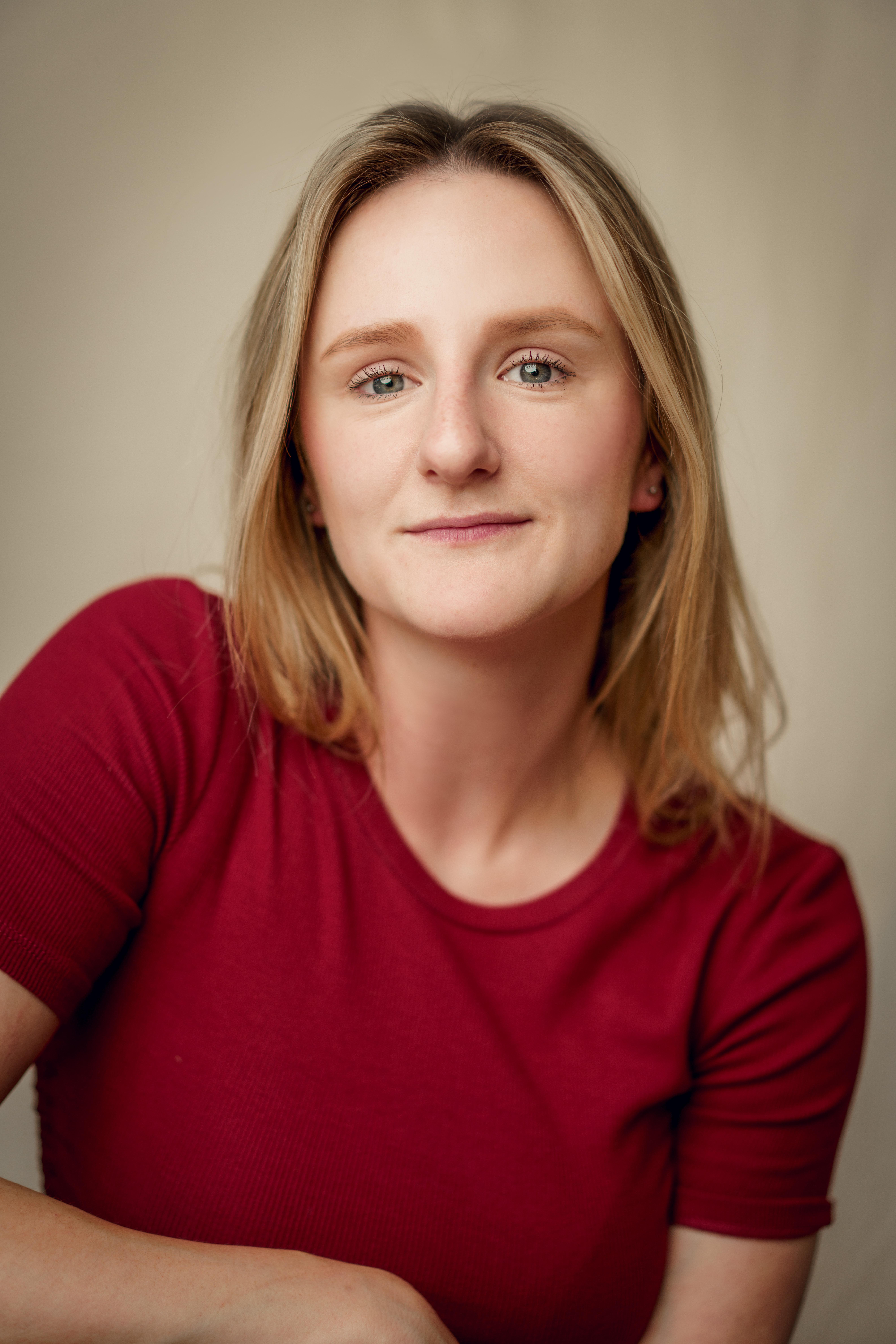 actor Grace Evans large photo