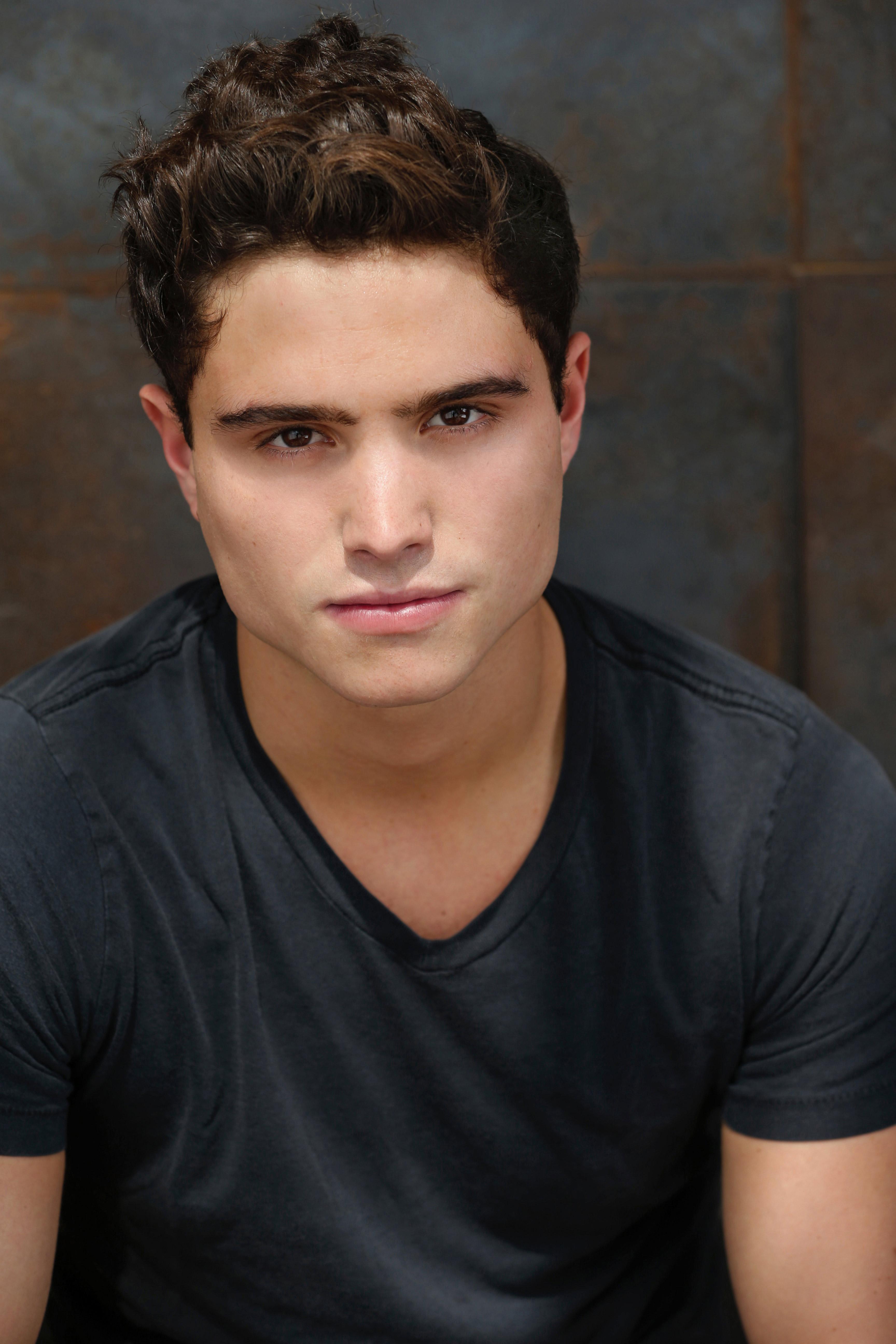 actor Tomas Ruiz large photo