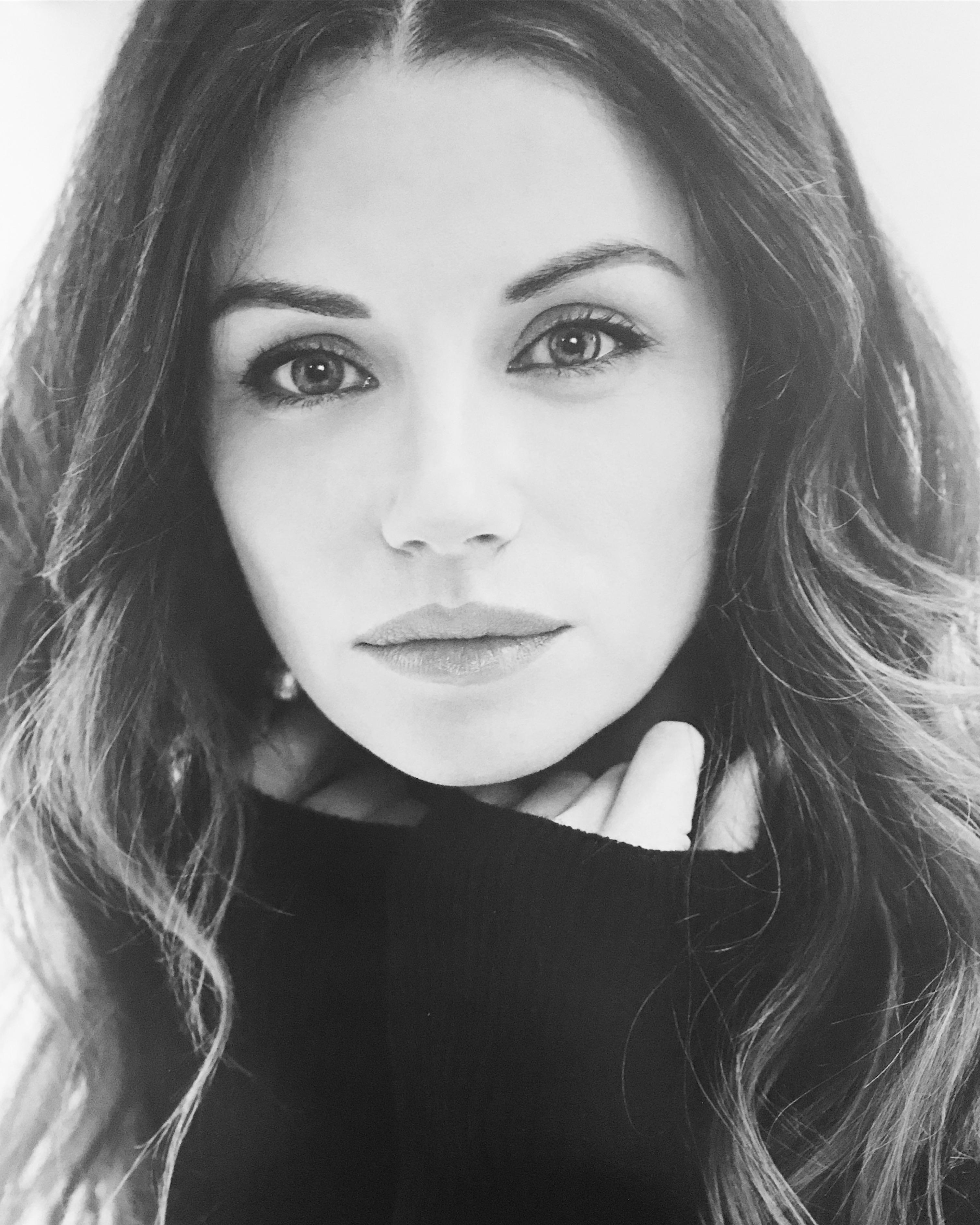 actor Dilyana Popova large photo