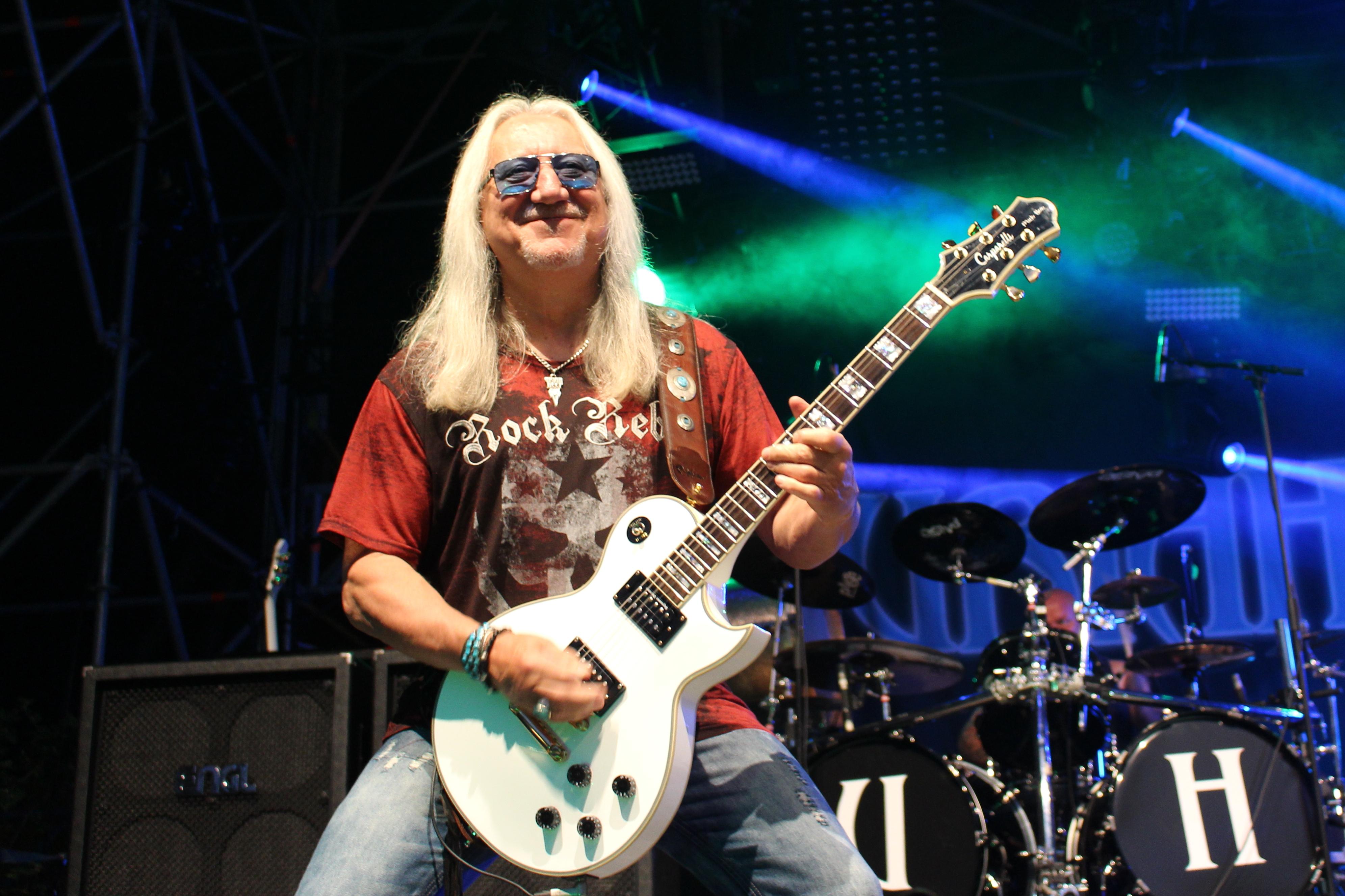 actor Mick Box large photo