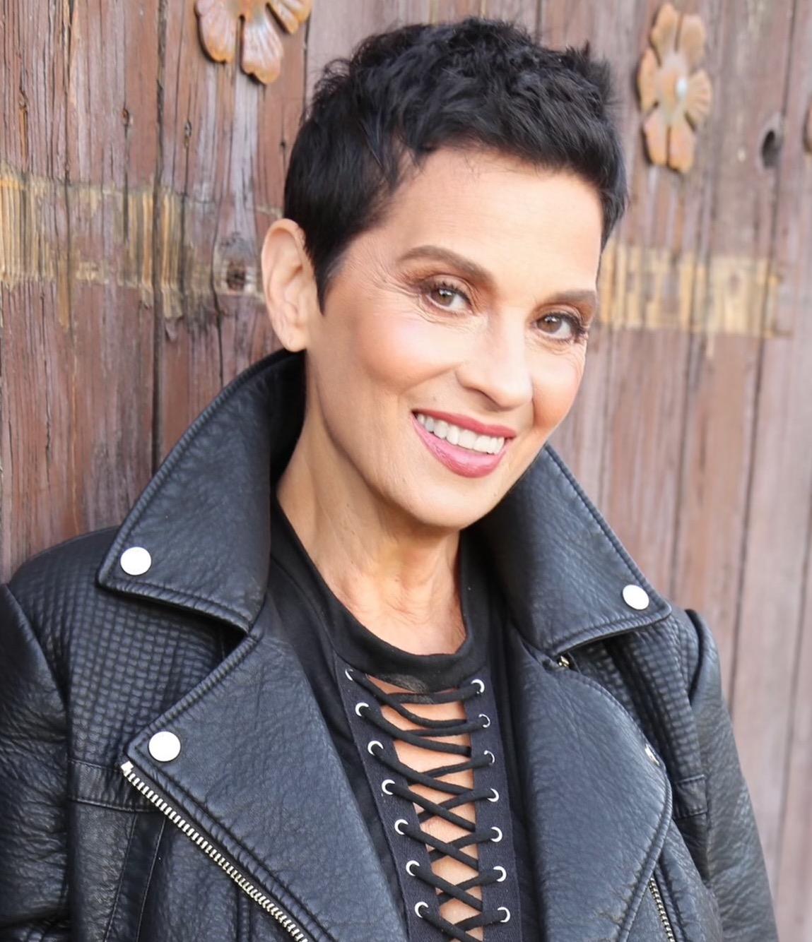 actor Elizabeth Huffman large photo