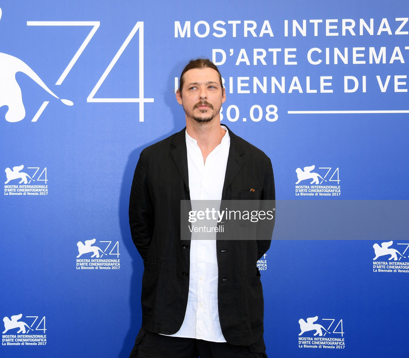 actor Daniel McCabe large photo