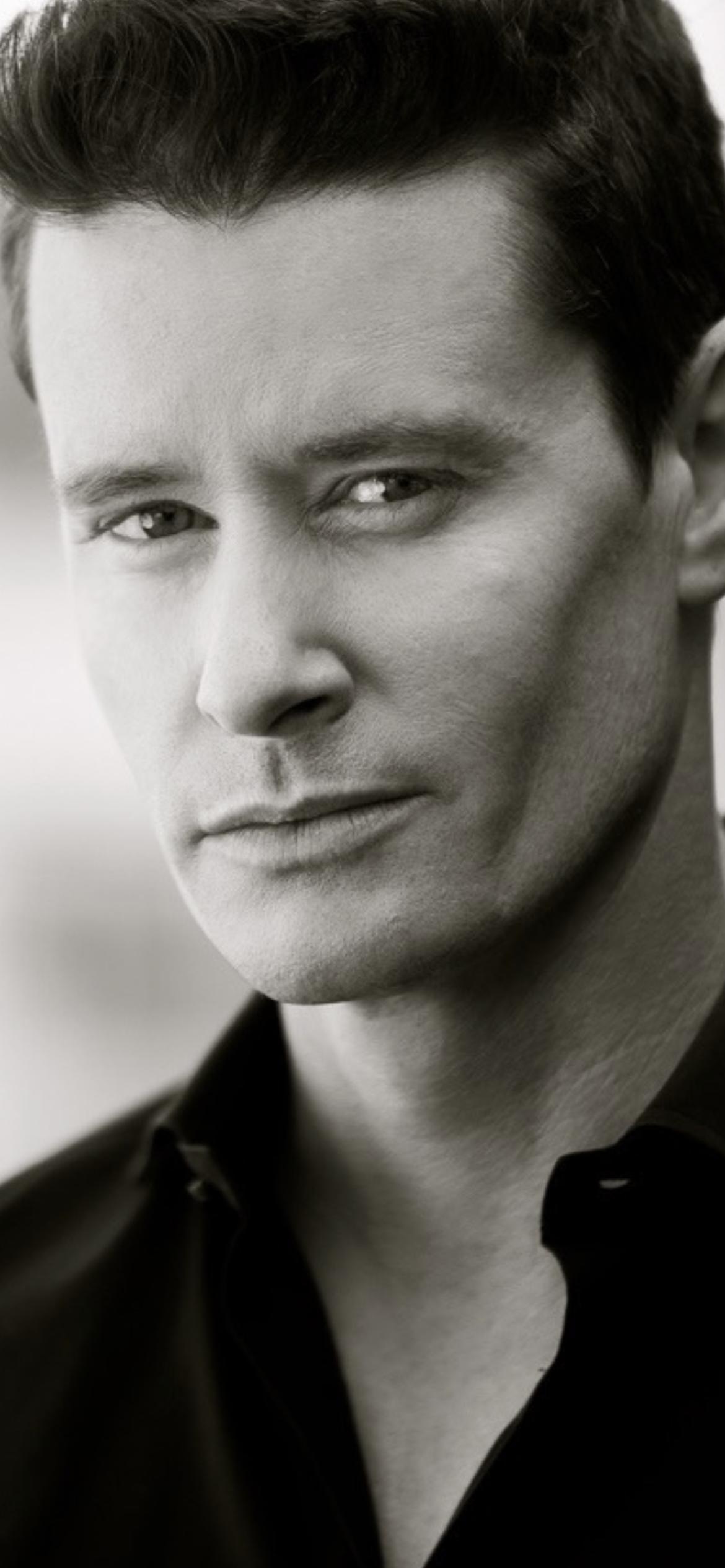 actor Brian Glanney large photo