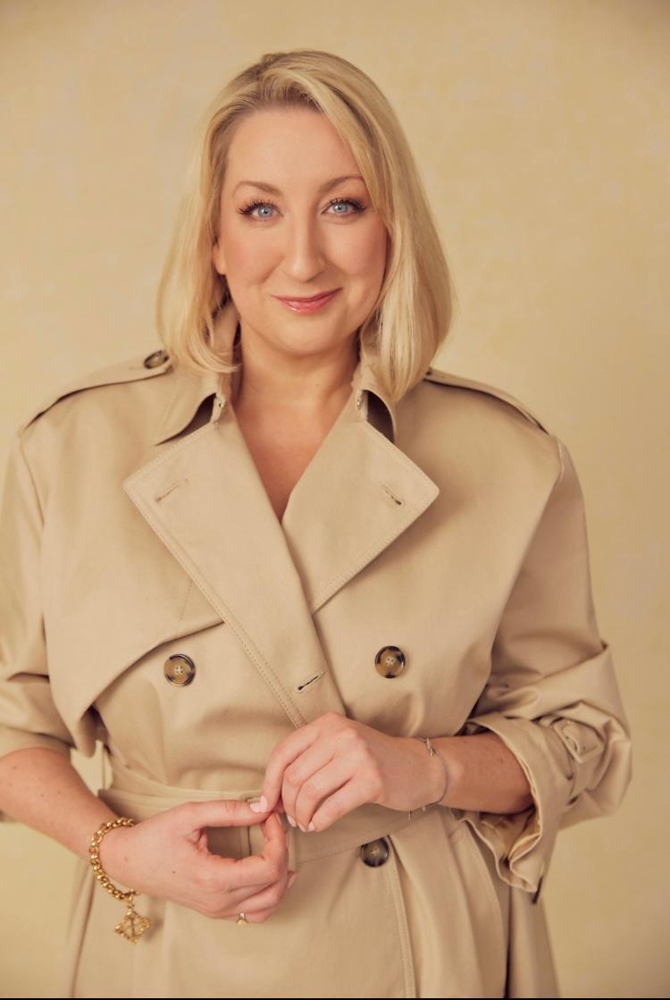 actor Maggie Service large photo