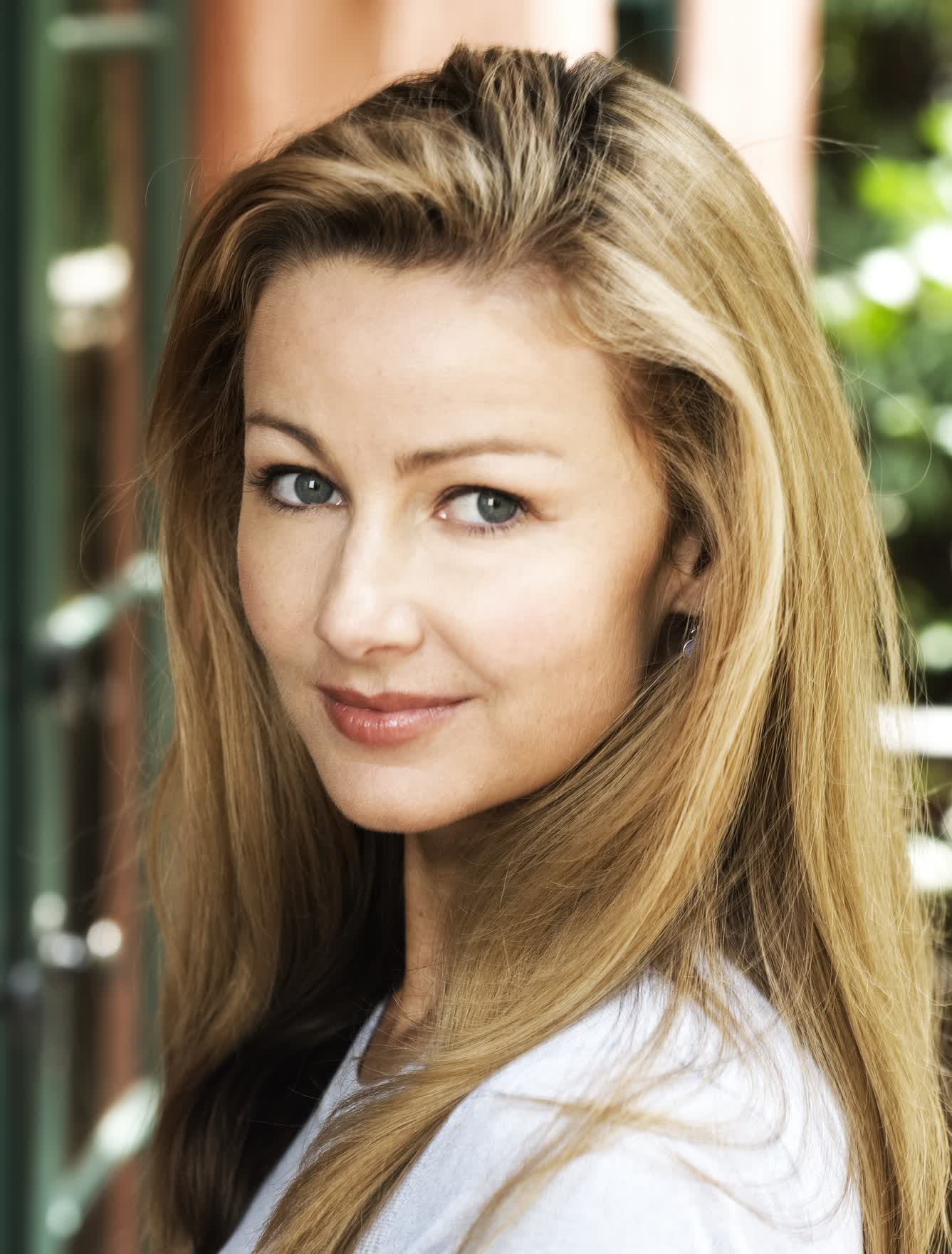 actor Ursula Brooks large photo