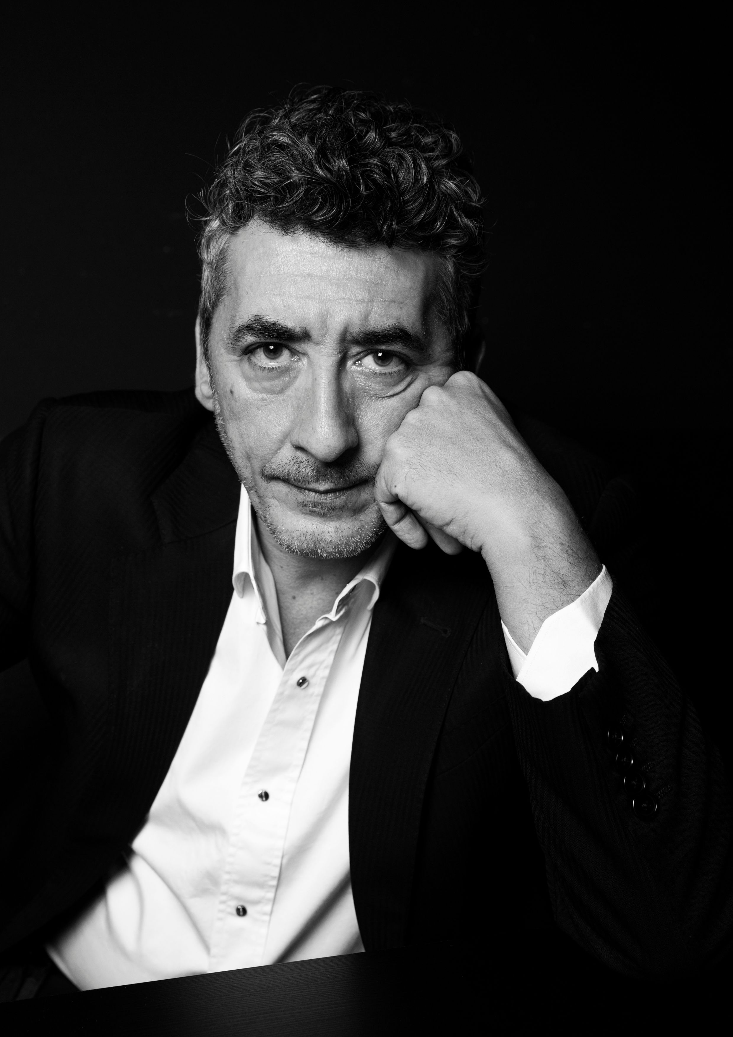 actor Nando Irene large photo