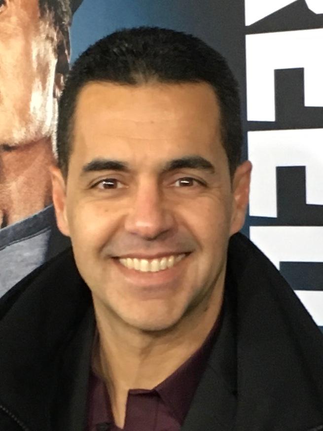 actor Robert Bruzio large photo