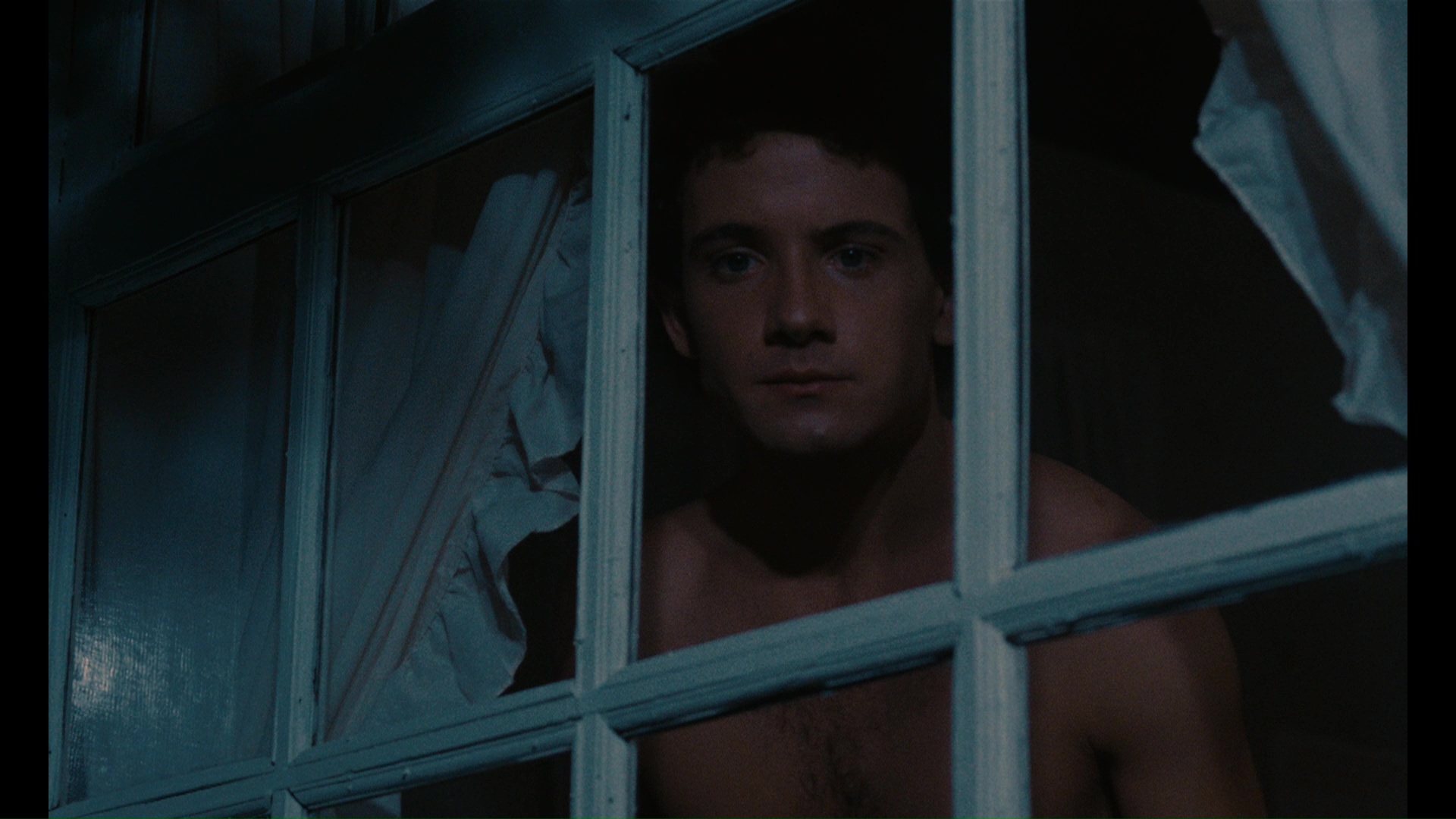 actor Ian Serra large photo