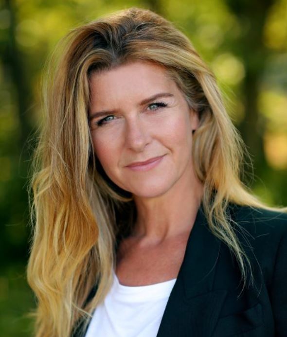 actor Connie Hyde large photo