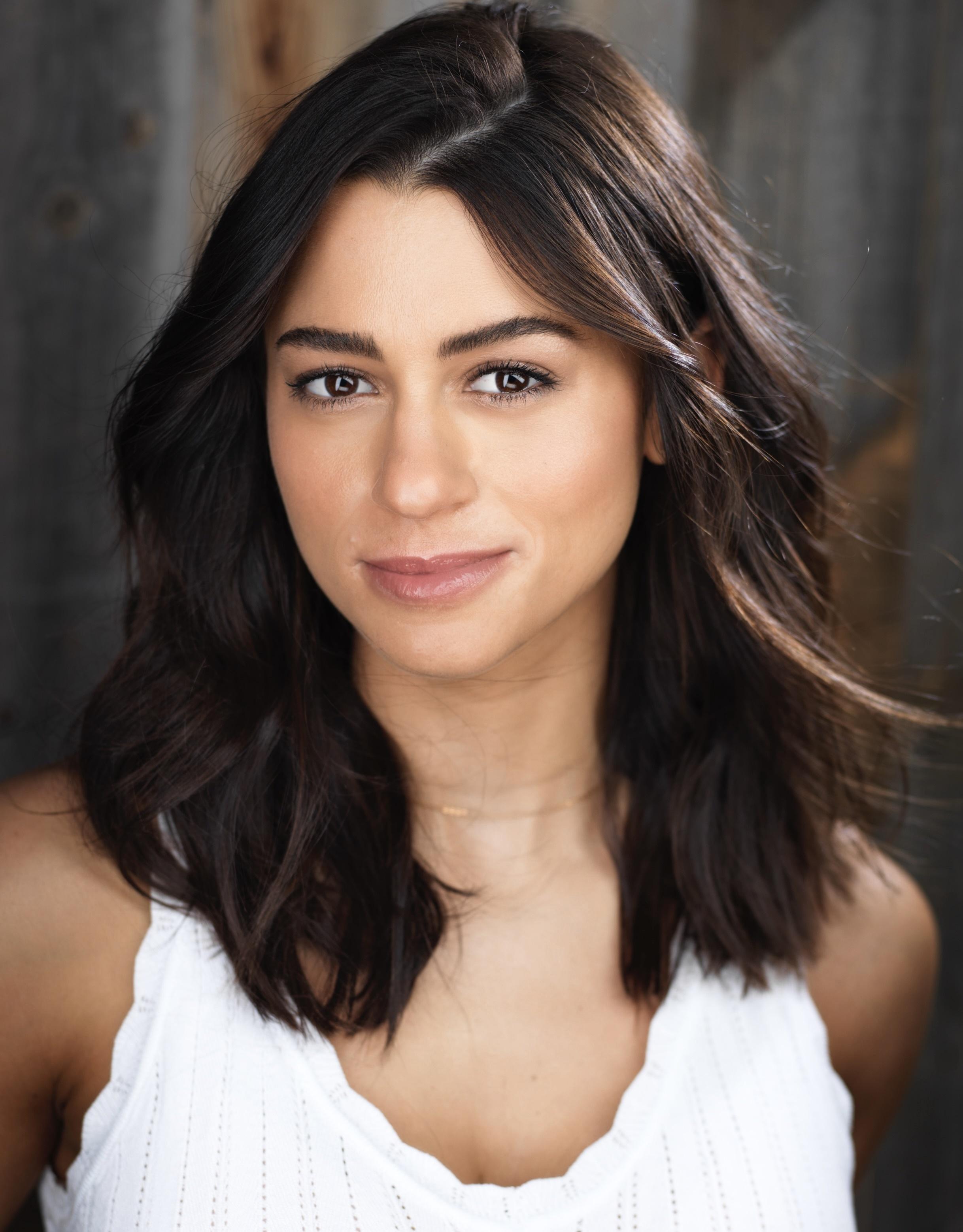 actor Lauren Biazzo large photo