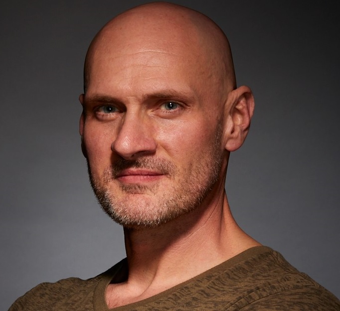 actor Scott Thomas large photo