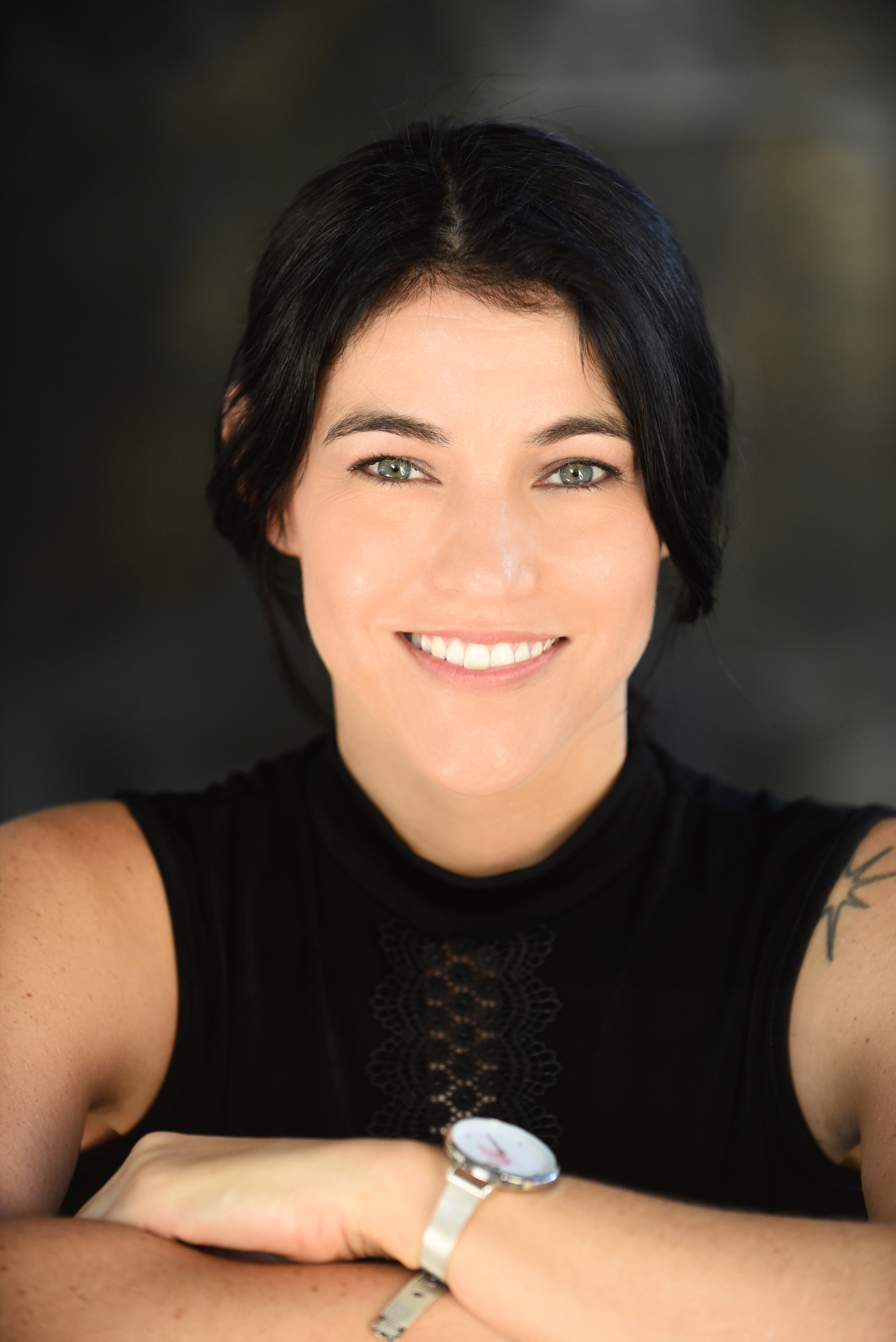 actor Victoria Maurette large photo