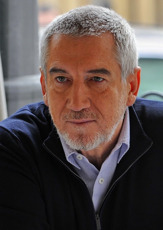 actor Dan Chisu large photo