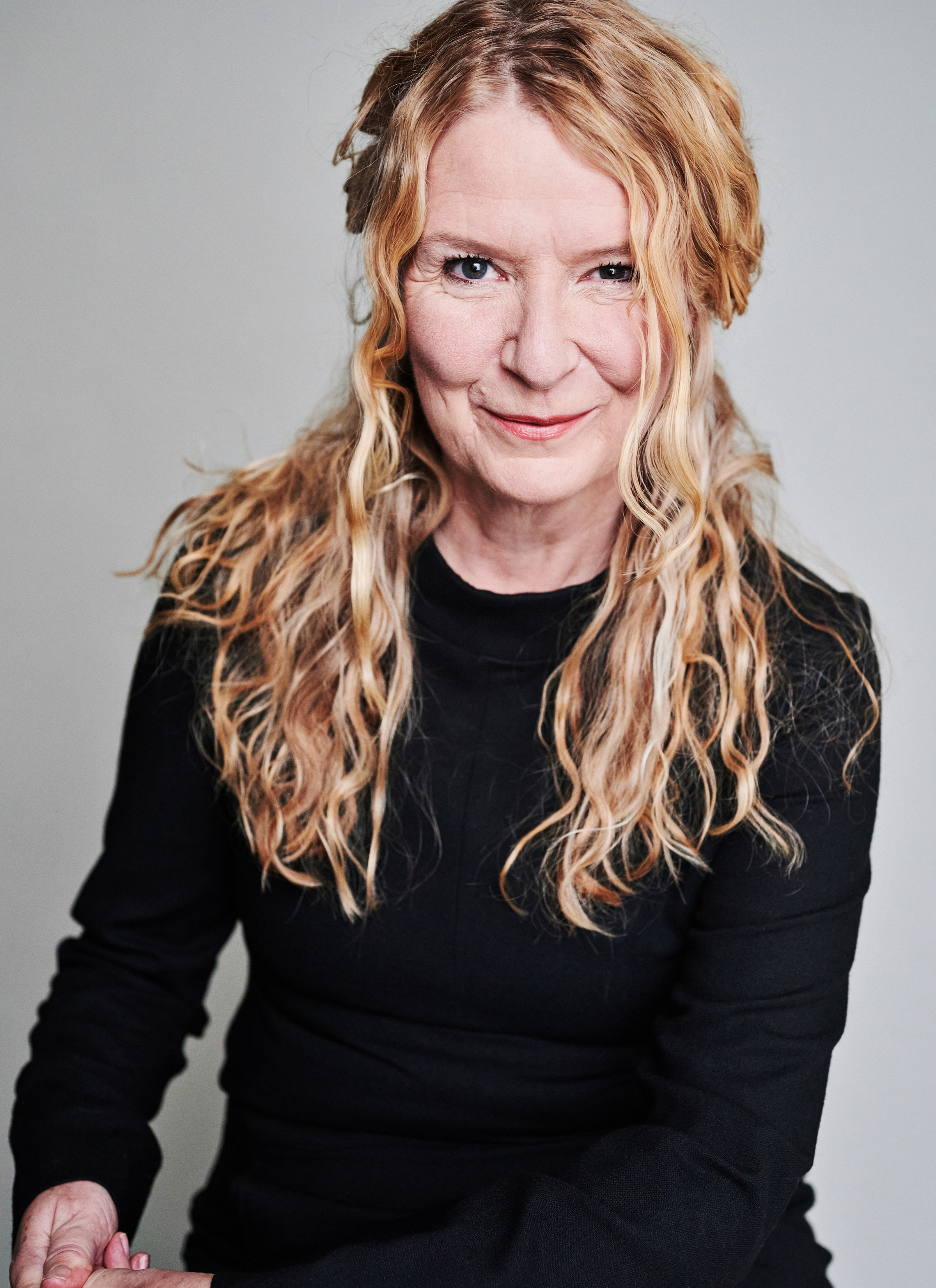 actor Sarah Ball large photo