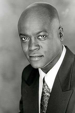 actor Ken Edwards large photo