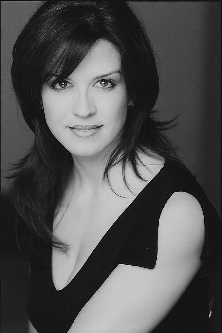 actor Myriam Sirois large photo