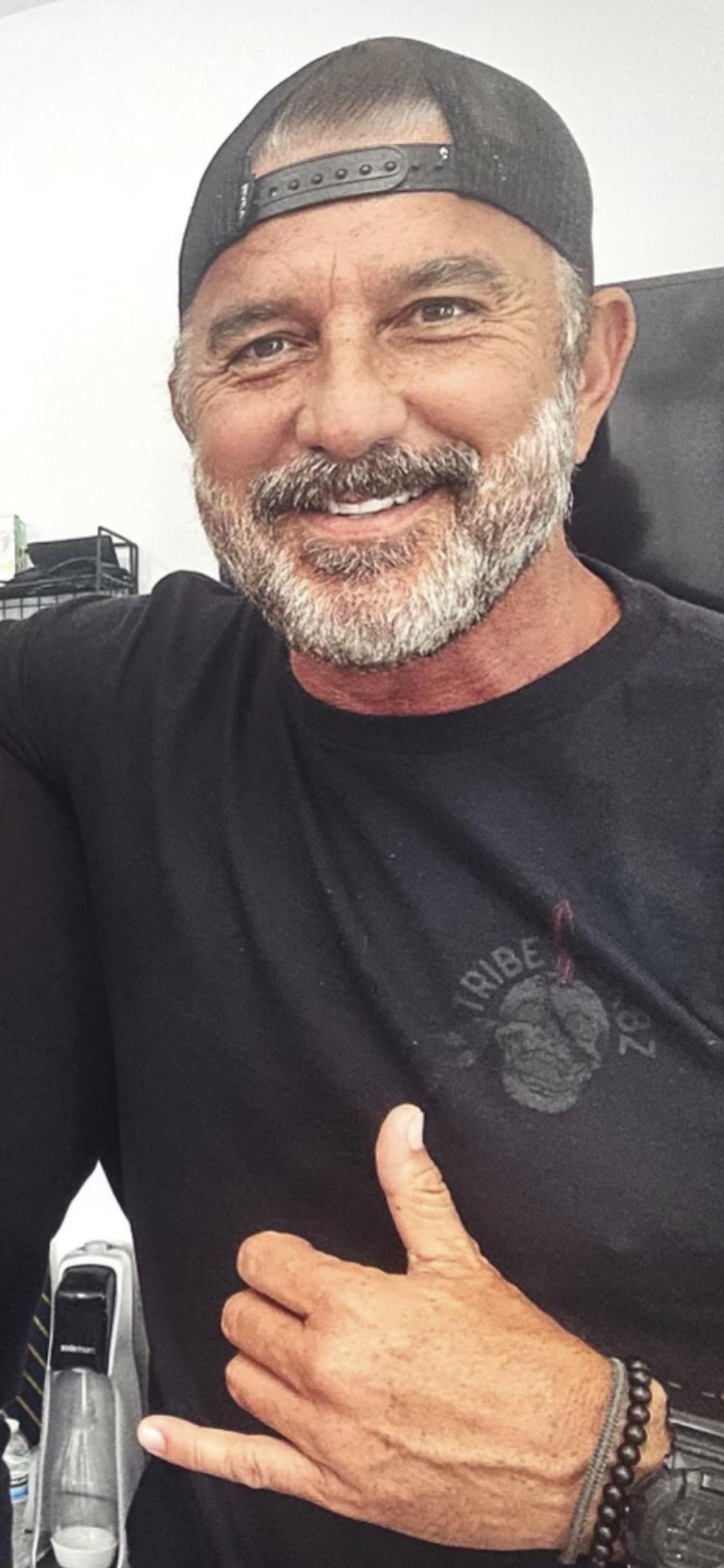 actor Ray Siegle large photo