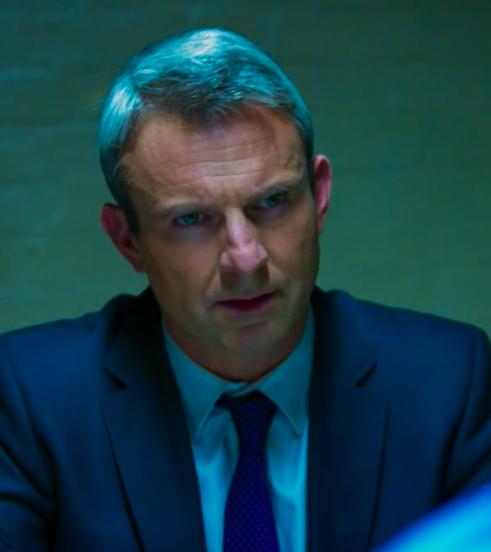 actor Simon Lenagan large photo