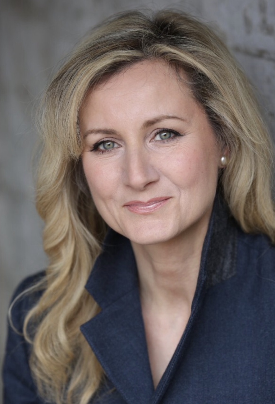 actor Corrinne Wicks large photo