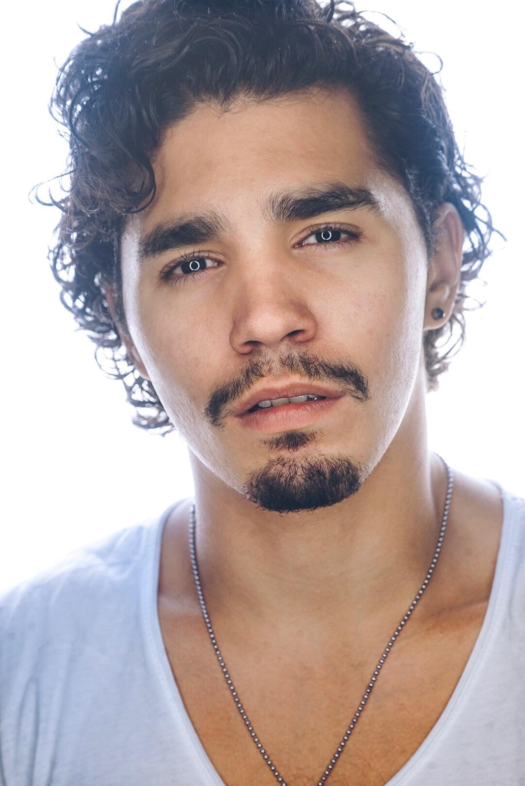 actor Anthony Lee Medina large photo