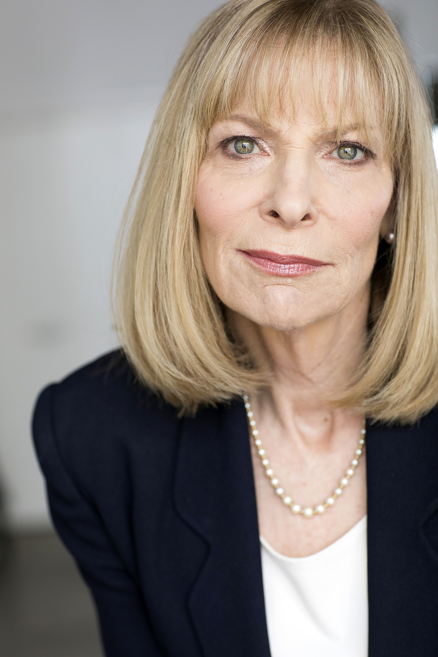 actor Laura Gardner large photo