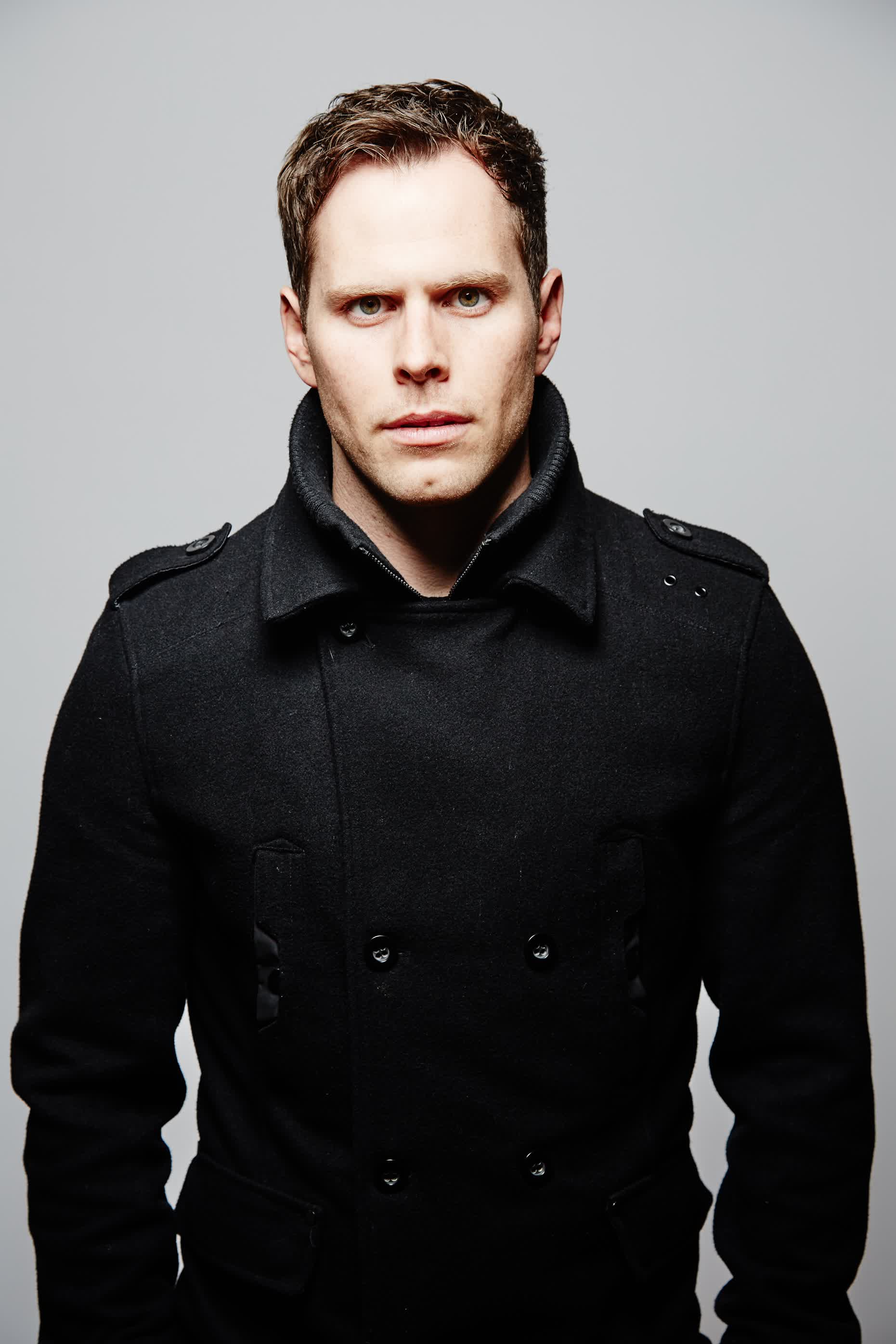 actor Chris Turner large photo