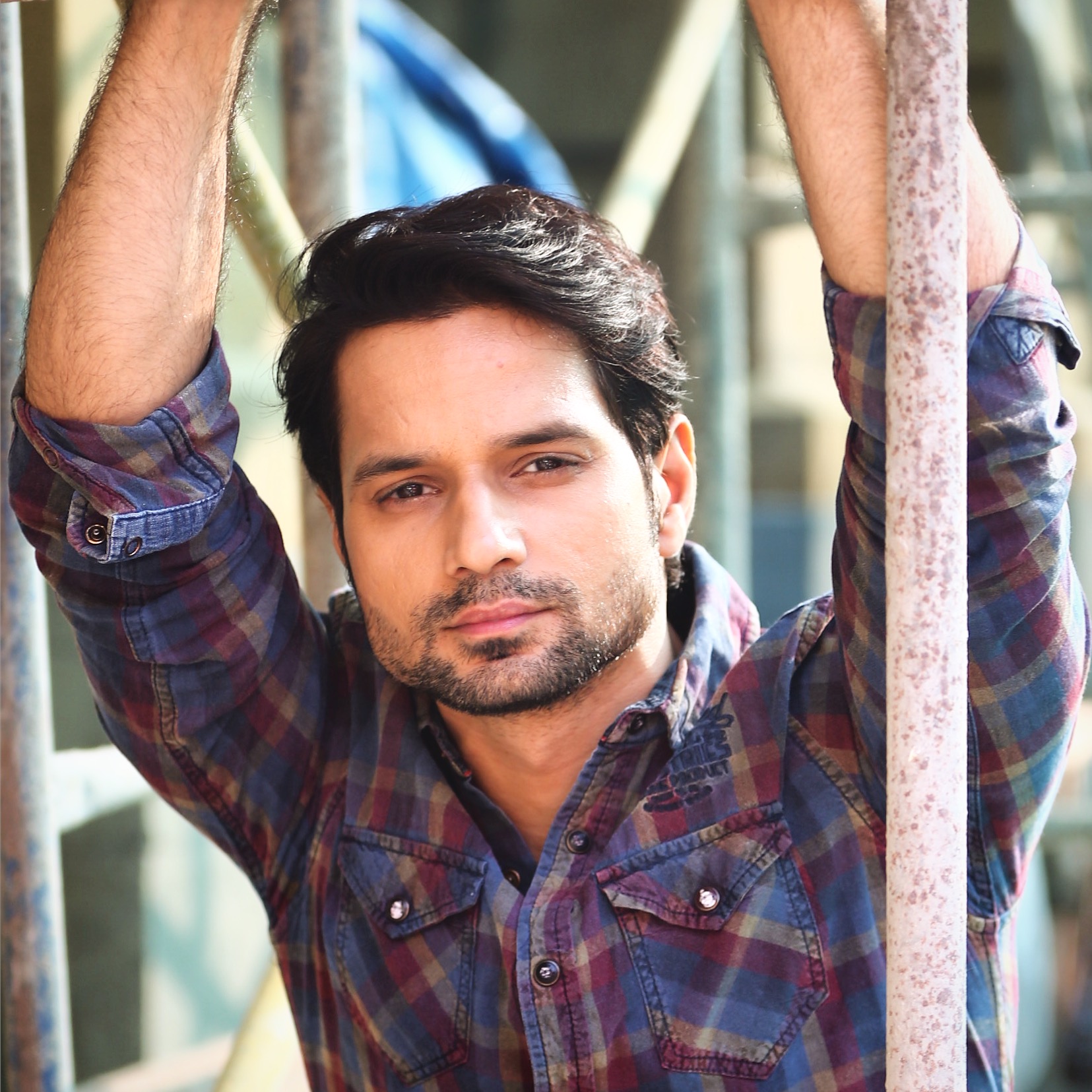 actor Vicky Arora large photo