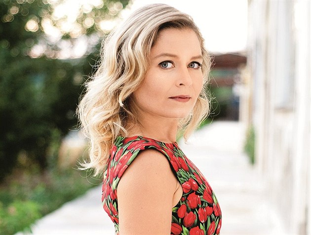 actor Zuzana Onufráková large photo