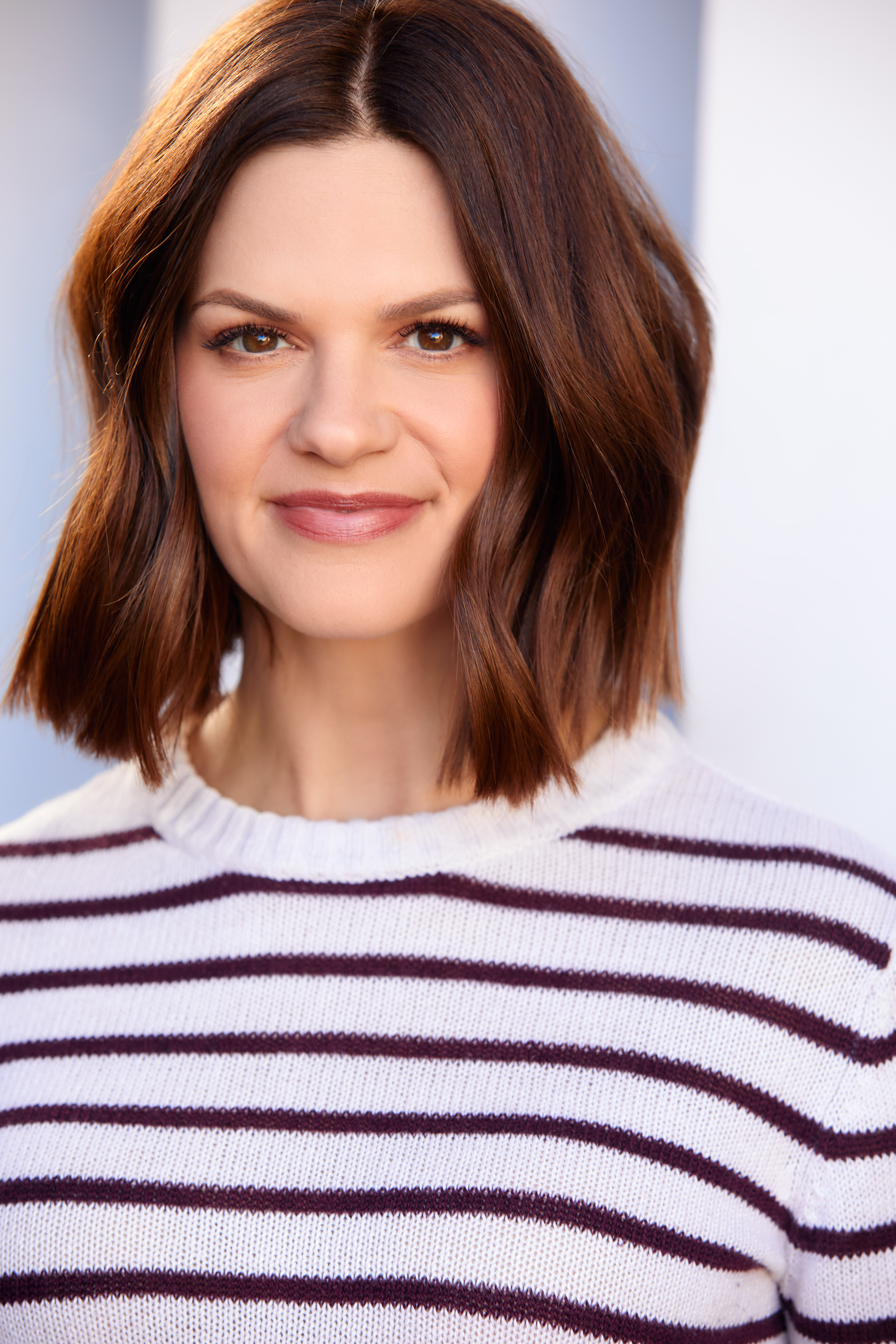 actor Maggie Gwin large photo