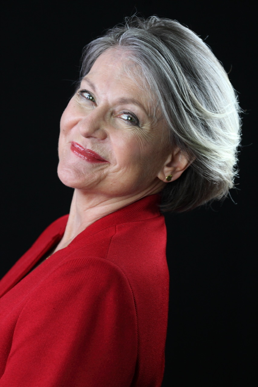 actor Annie Cook large photo