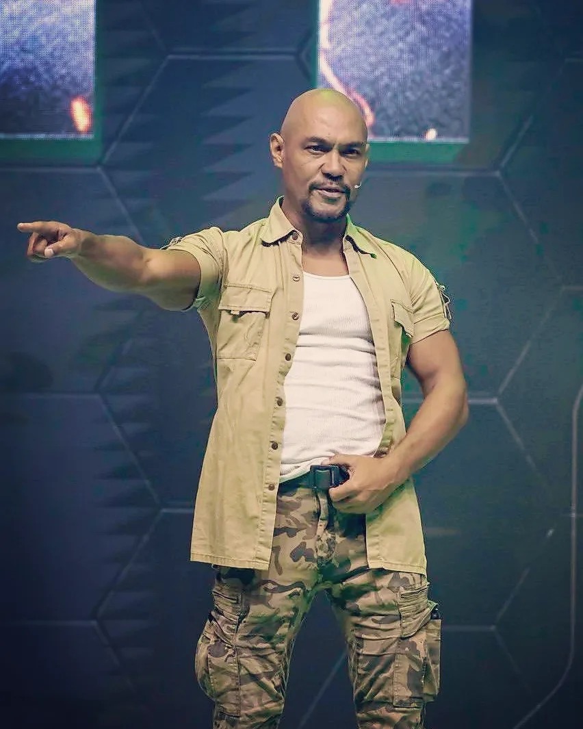 actor Miguel Vasquez large photo