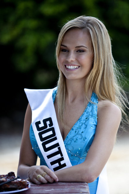 actor Caite Upton large photo