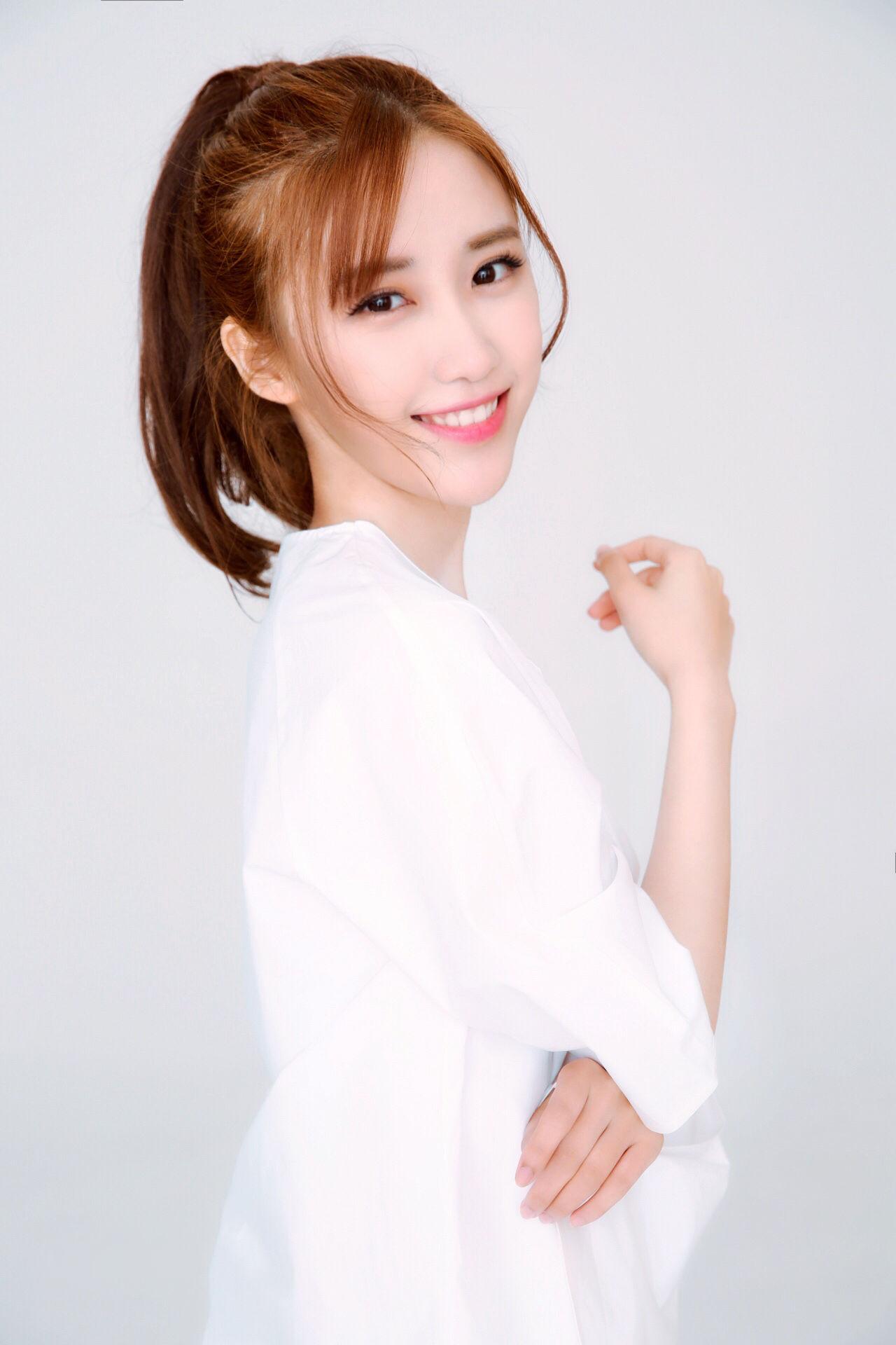 actor Mi Mi large photo