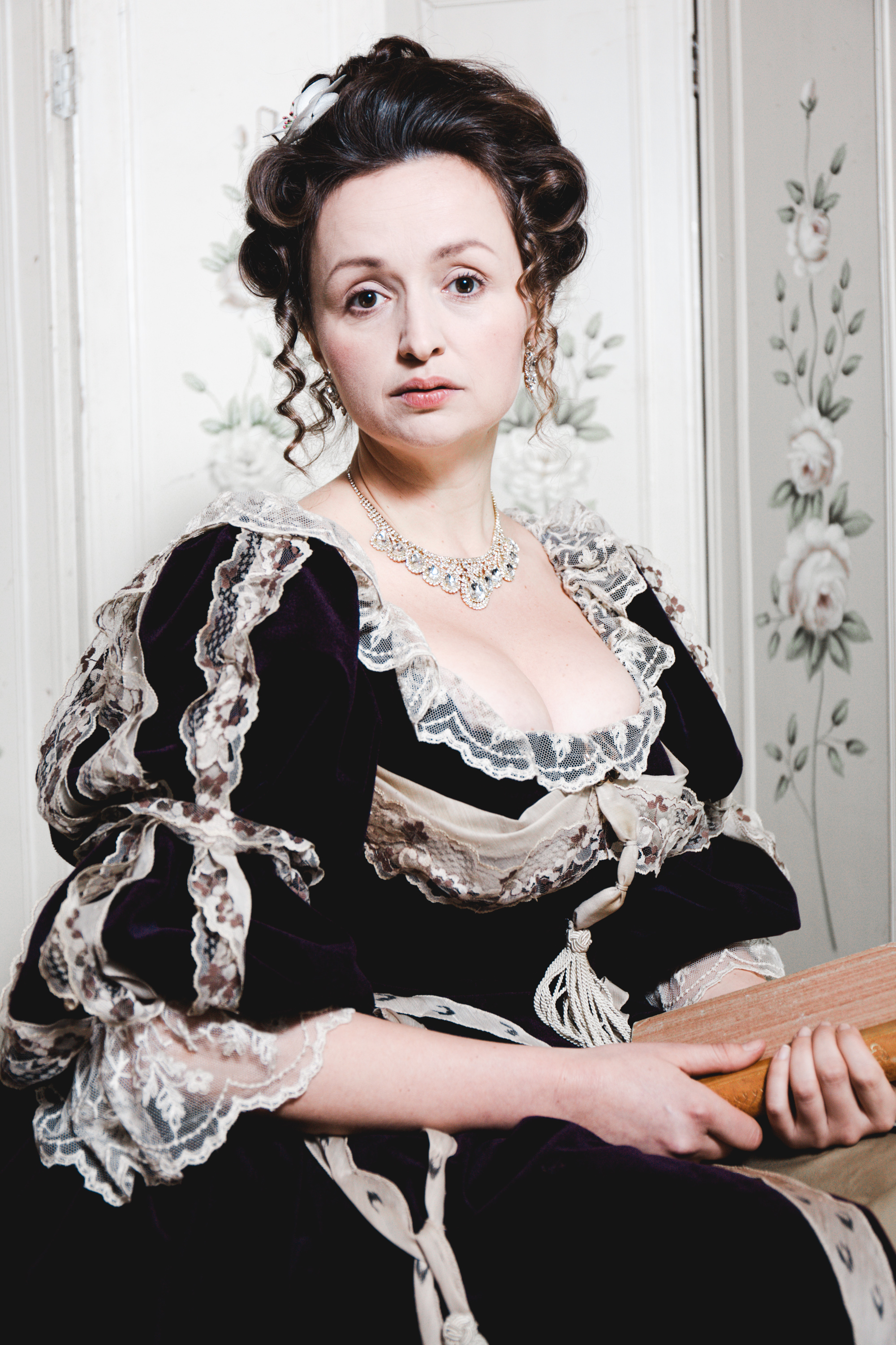 actor Monika Oschek large photo