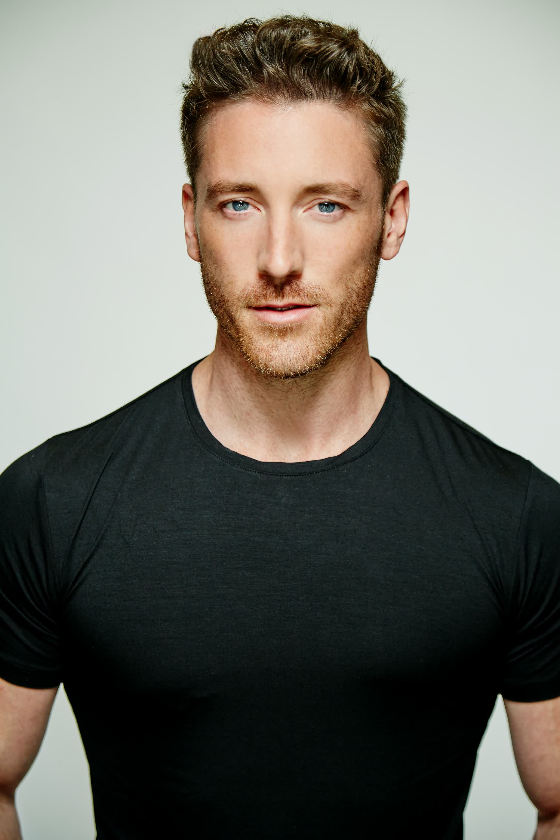 actor Alex Pychtin large photo