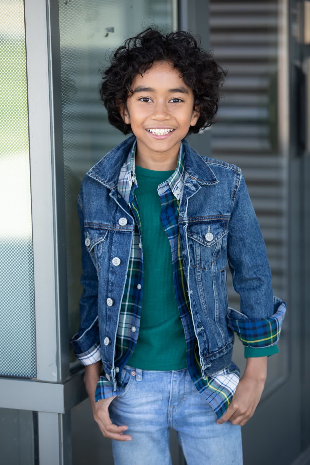 actor Yonas Kibreab large photo