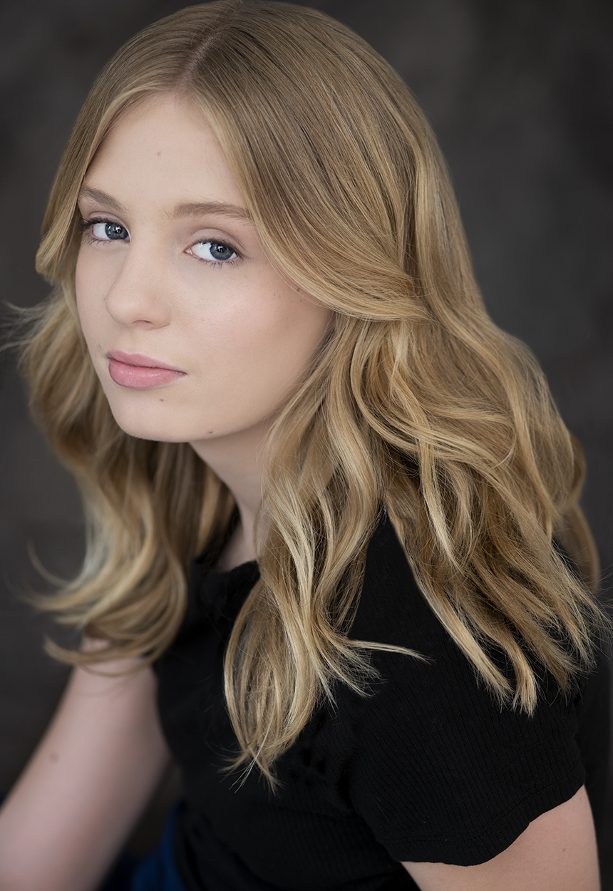 actor Kyra Johnson large photo