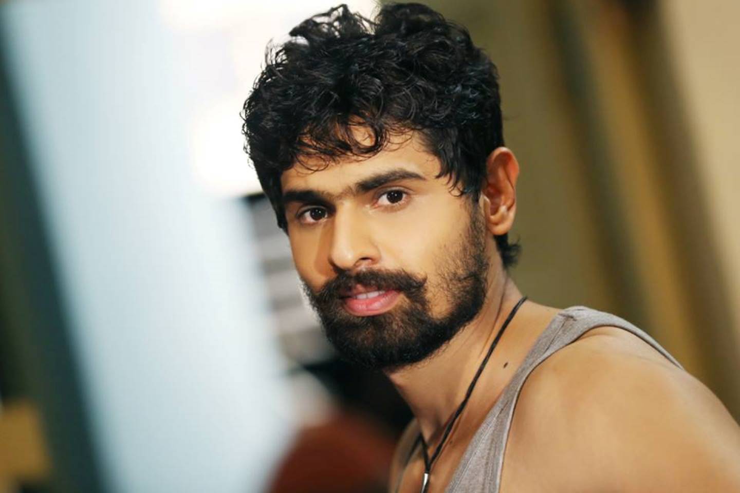 actor Aroh Welankar large photo