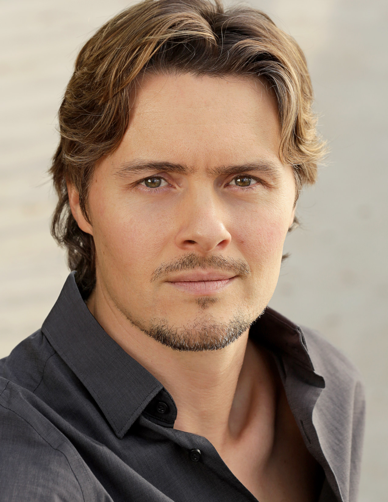 actor Simon Miller large photo