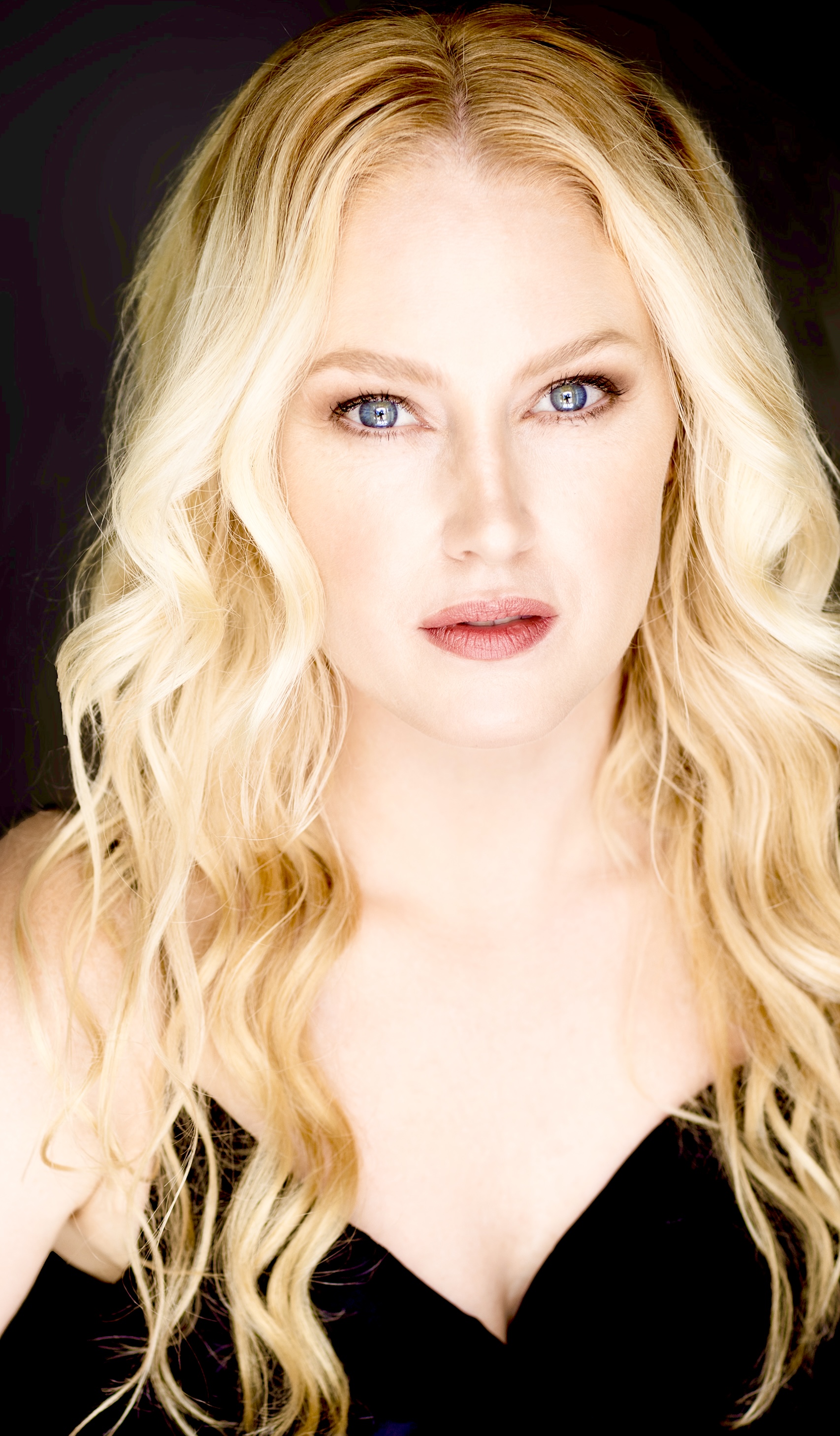 actor She large photo