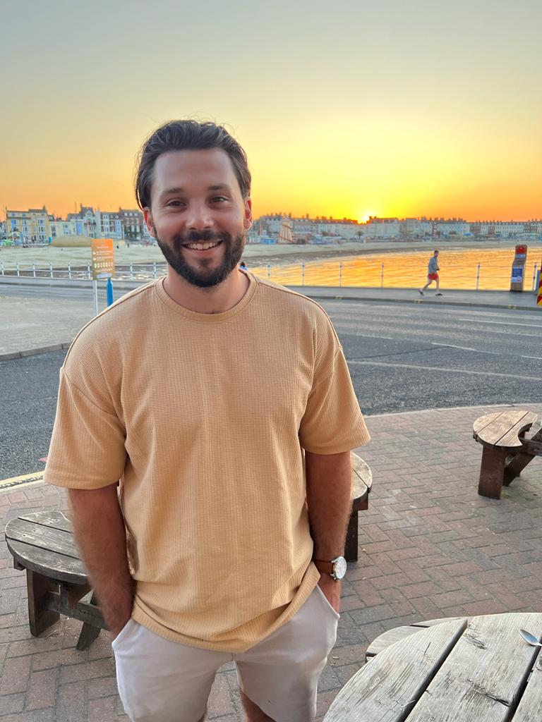 actor Warren Lee Hicks large photo