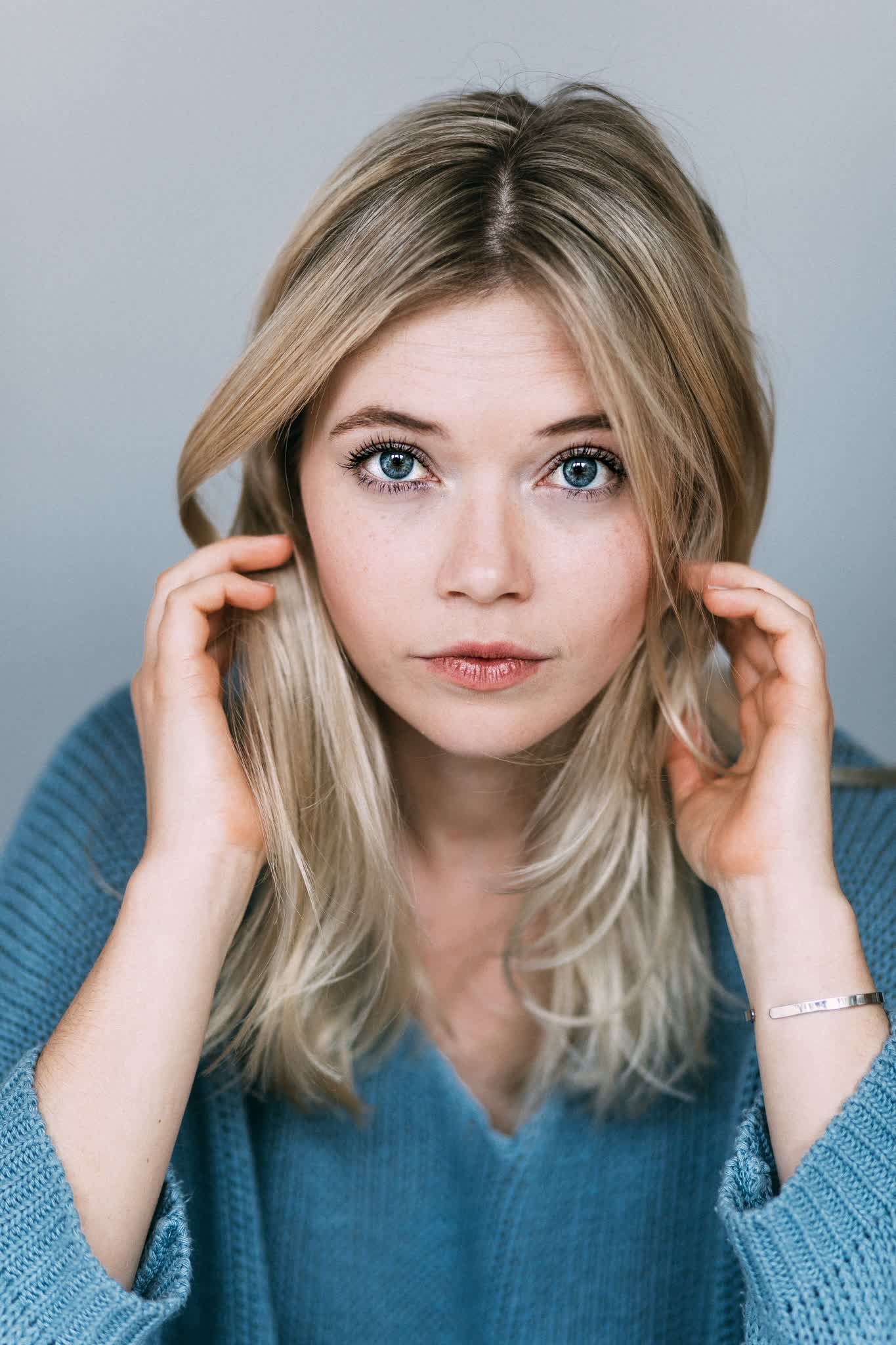 actor Farina Flebbe large photo