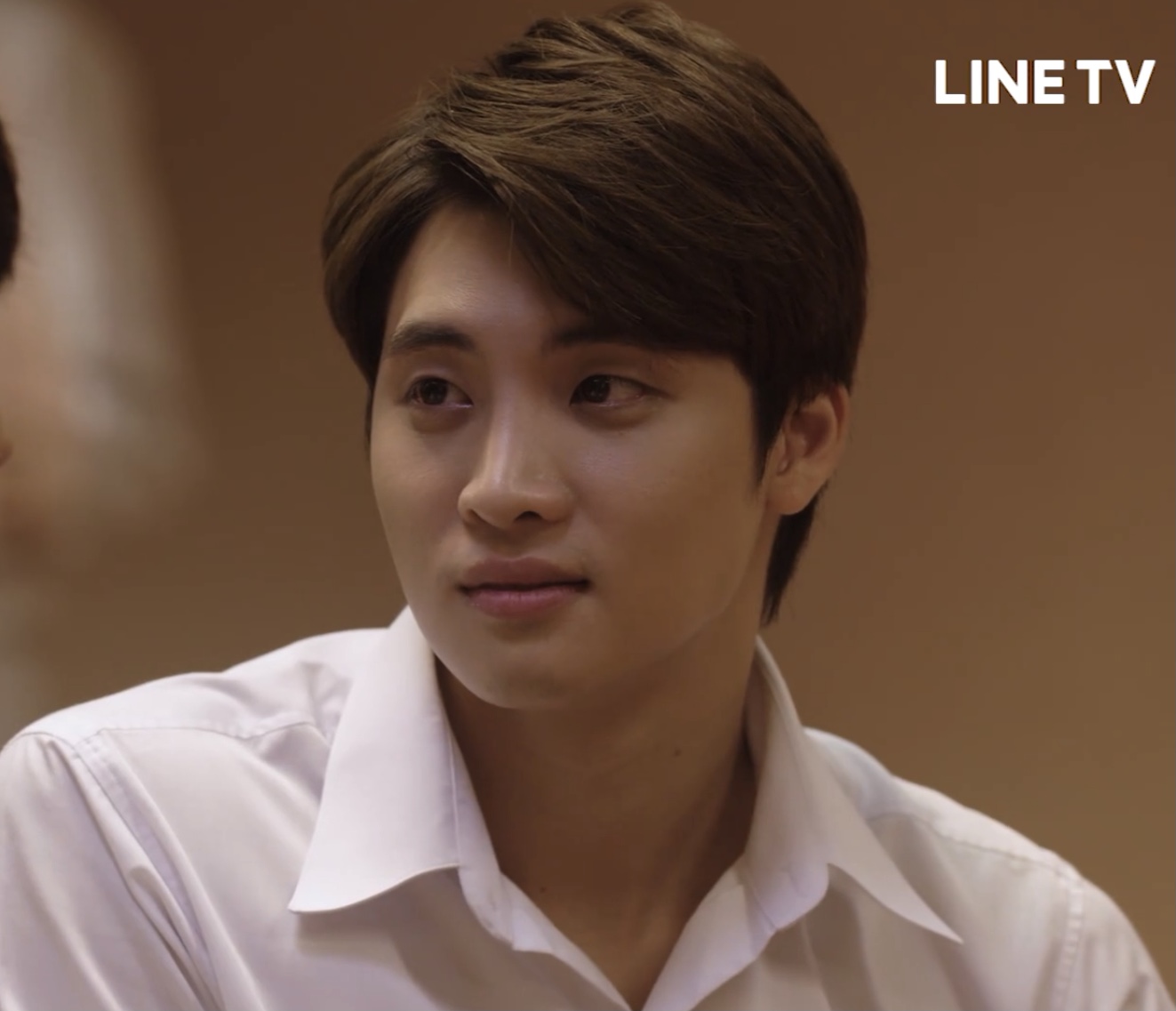 actor Phiravich Attachitsataporn large photo