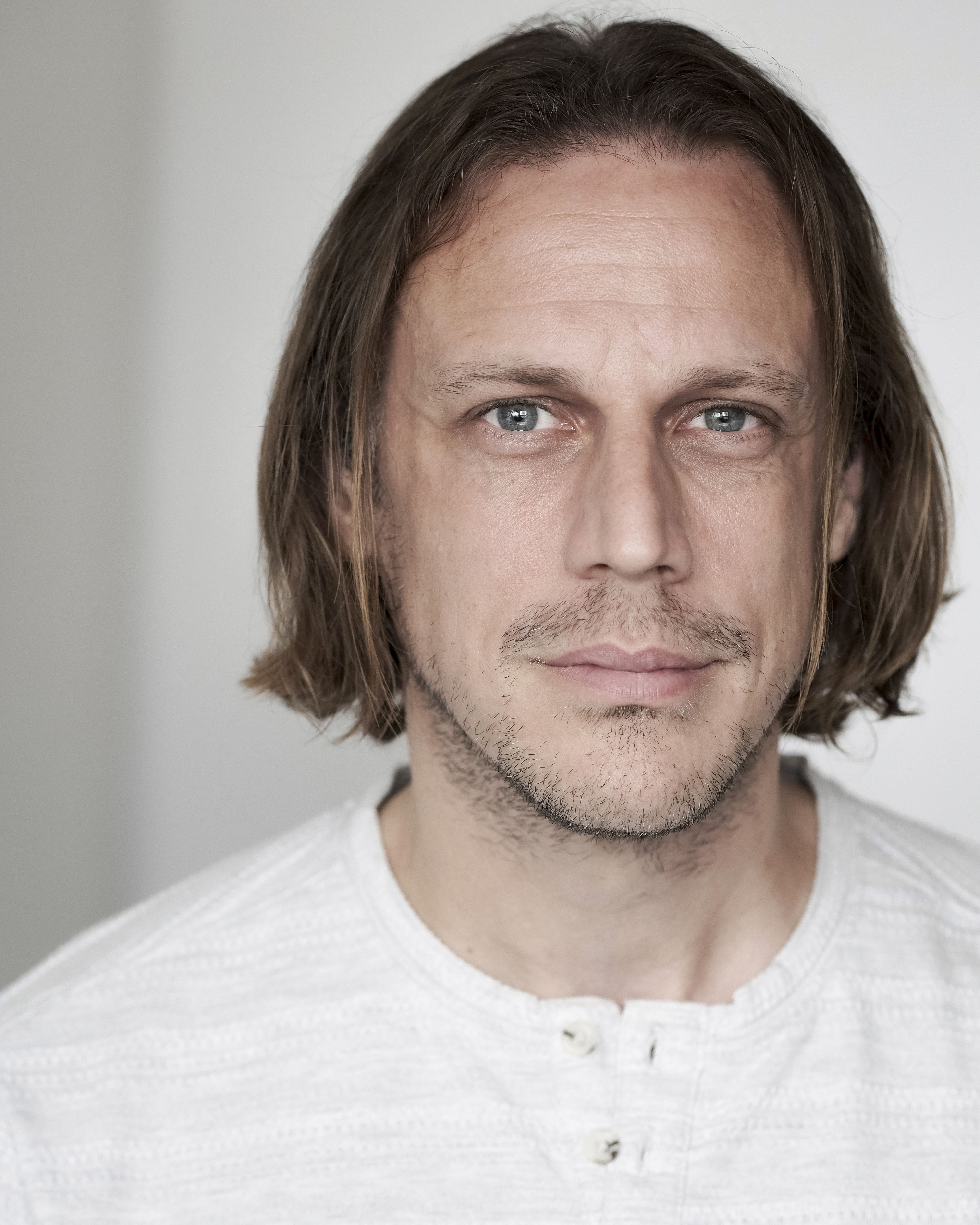 actor Martin Portlock large photo